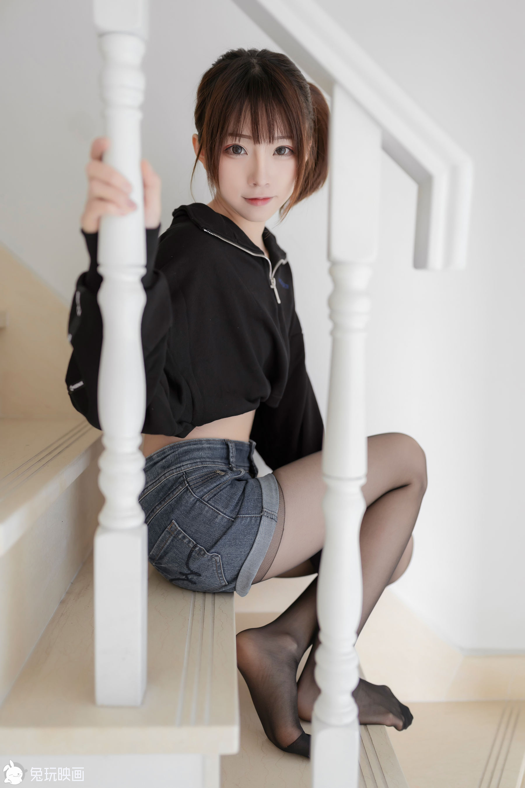 Rabbit Playing -The selected recommendation Vol.042 Single -end girl