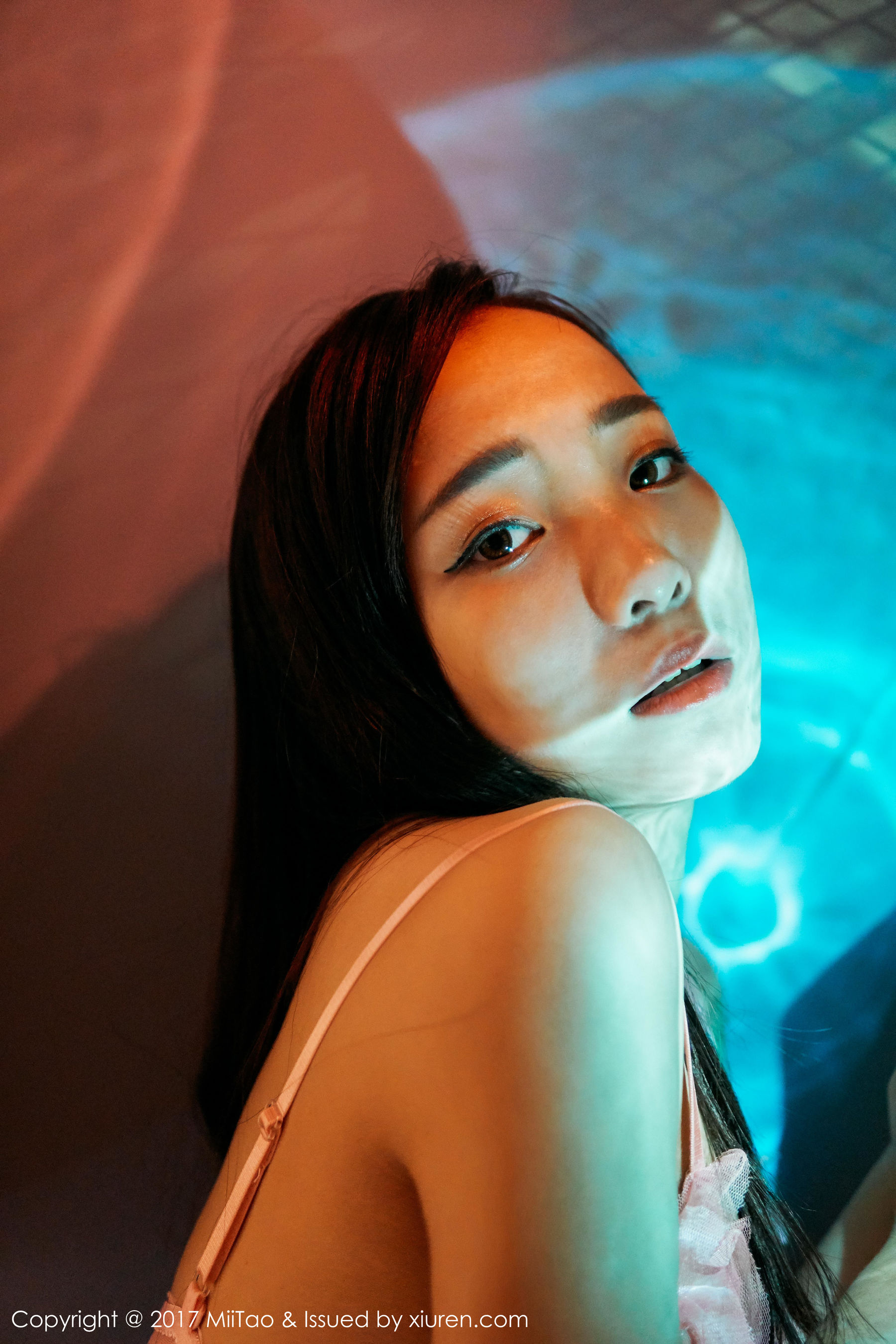 Ruixin Human Photography Under the Light Miitao Vol.086