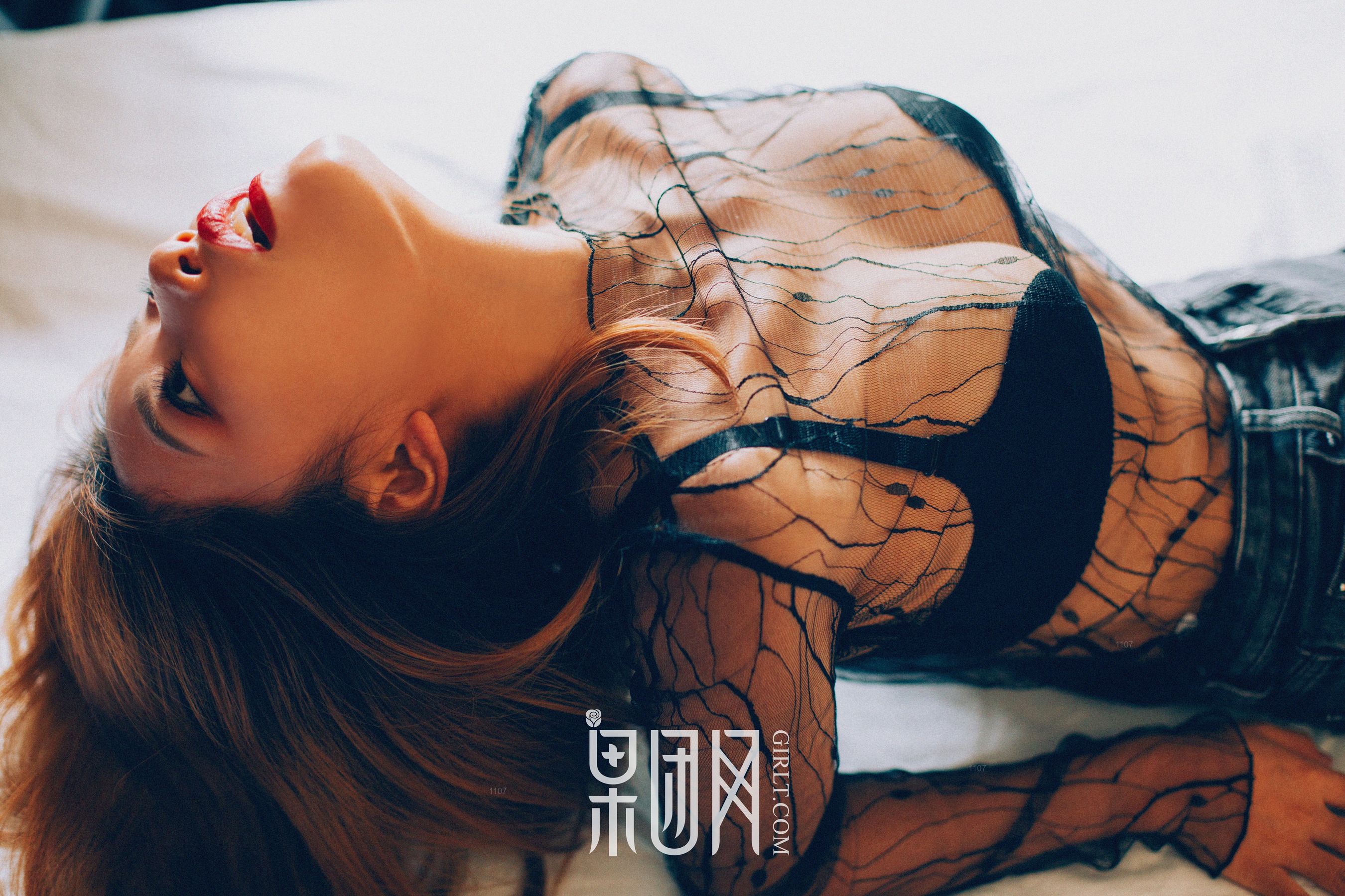 Sexy girl crispy breasts and hips black silk stingy fruit group network Girlt No.068