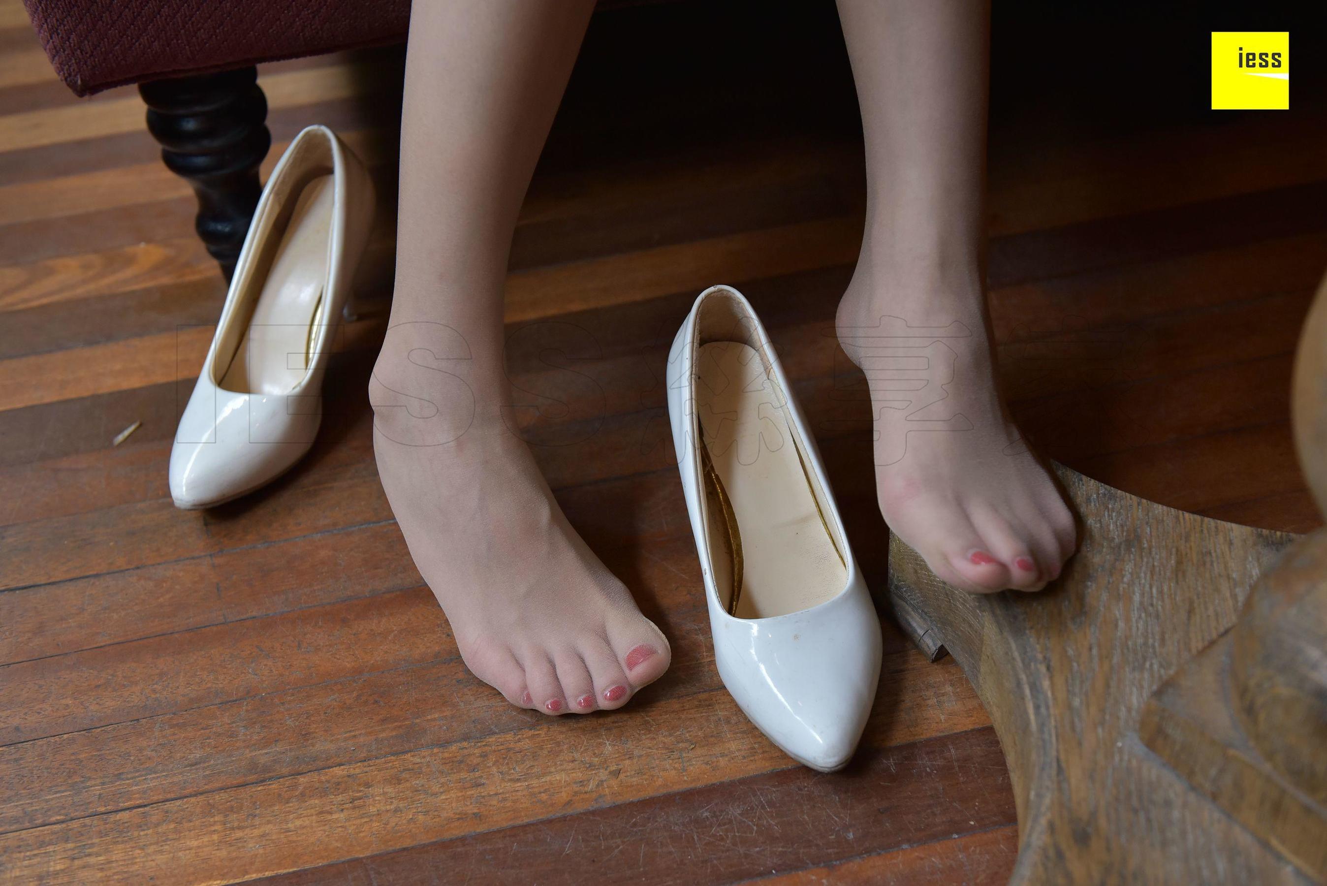 Seven Seven Flower Skirts and Silicone Anti -Slip II Different Thoughts to IESS Silk House 238