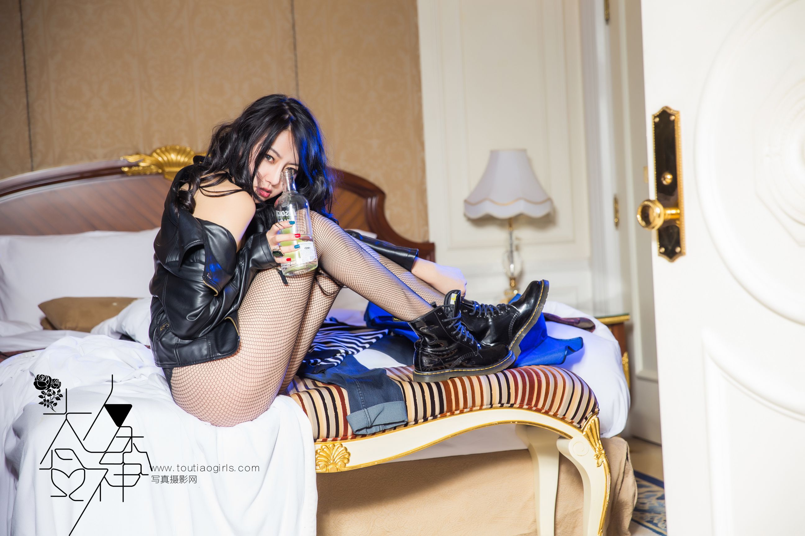 Dandan Night Shopping Girl Headline Goddess