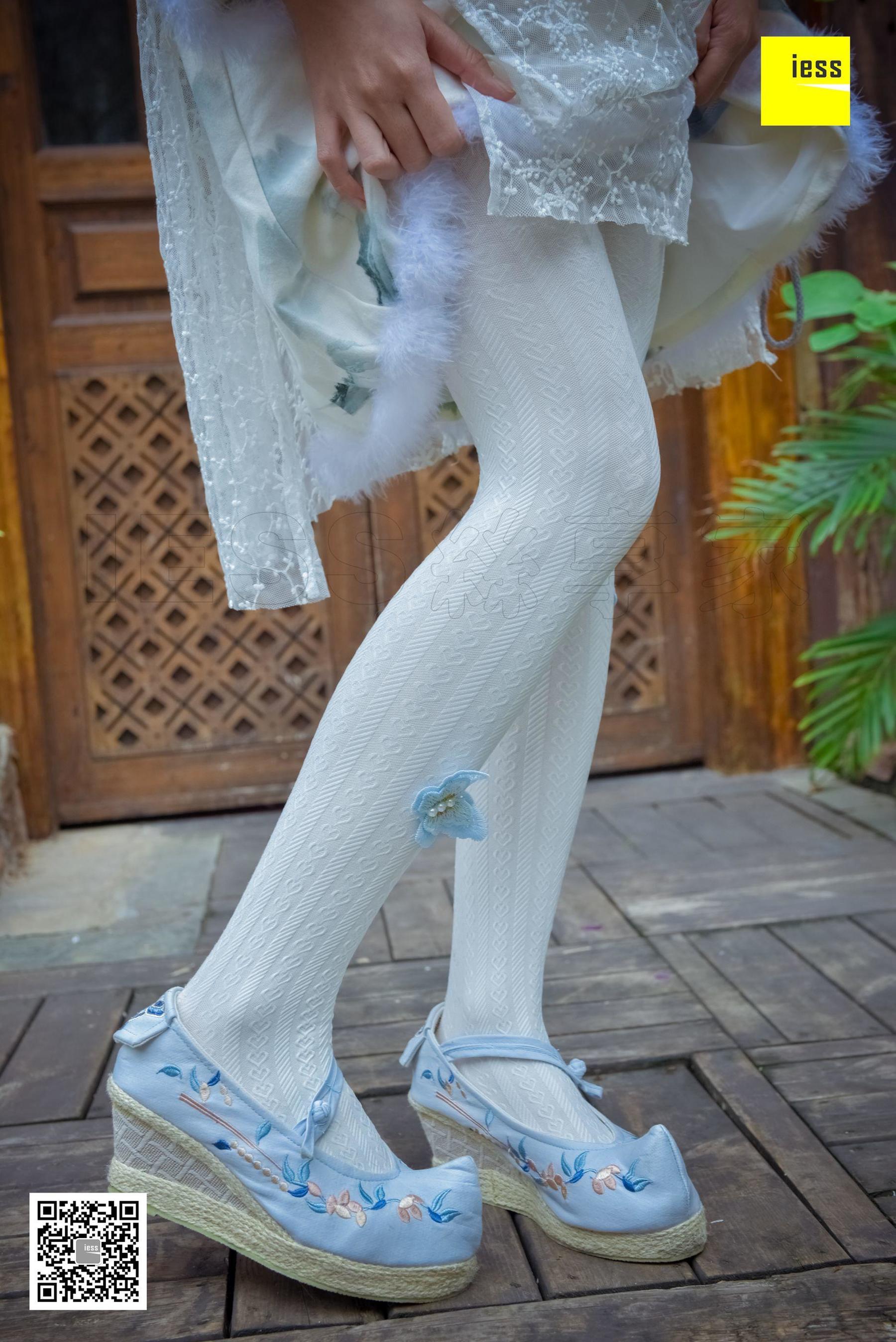 Silk House 122 Mumu Hanfu embroidered shoes white socks IESS Different Funbian