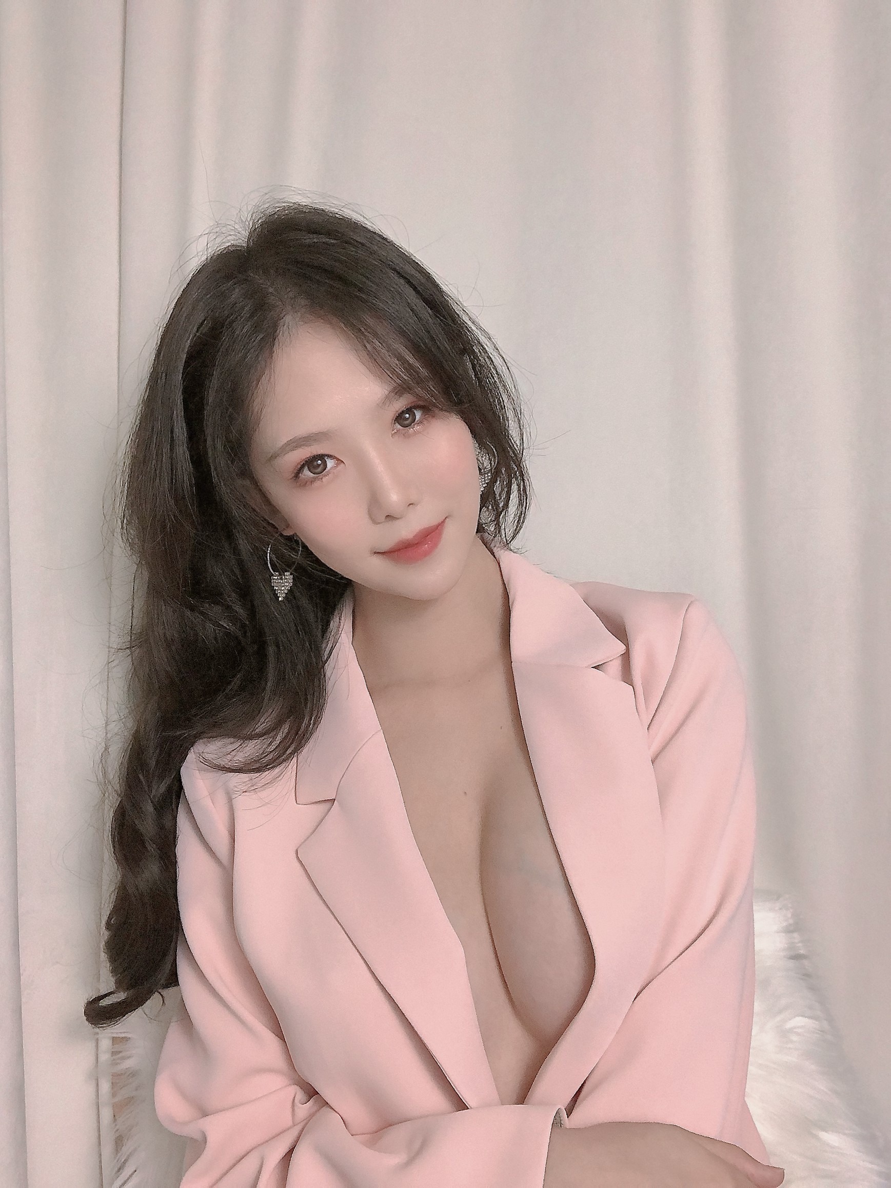 Dou Niang-Lee Shi-Pink Suit [26P]