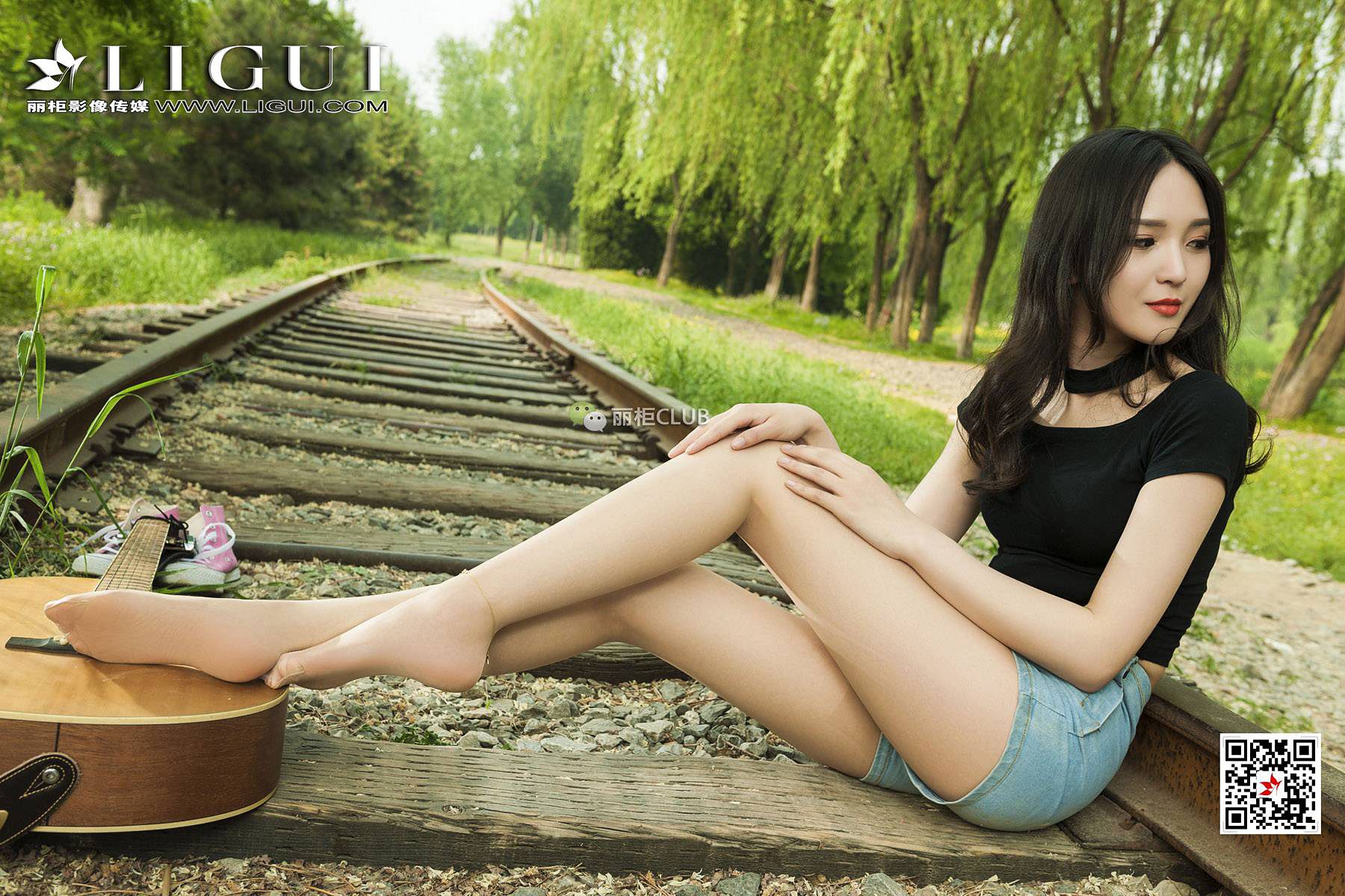 Leg Model Little Ge Literary Silk Foot Girl Ligui Beautiful legs silk foot