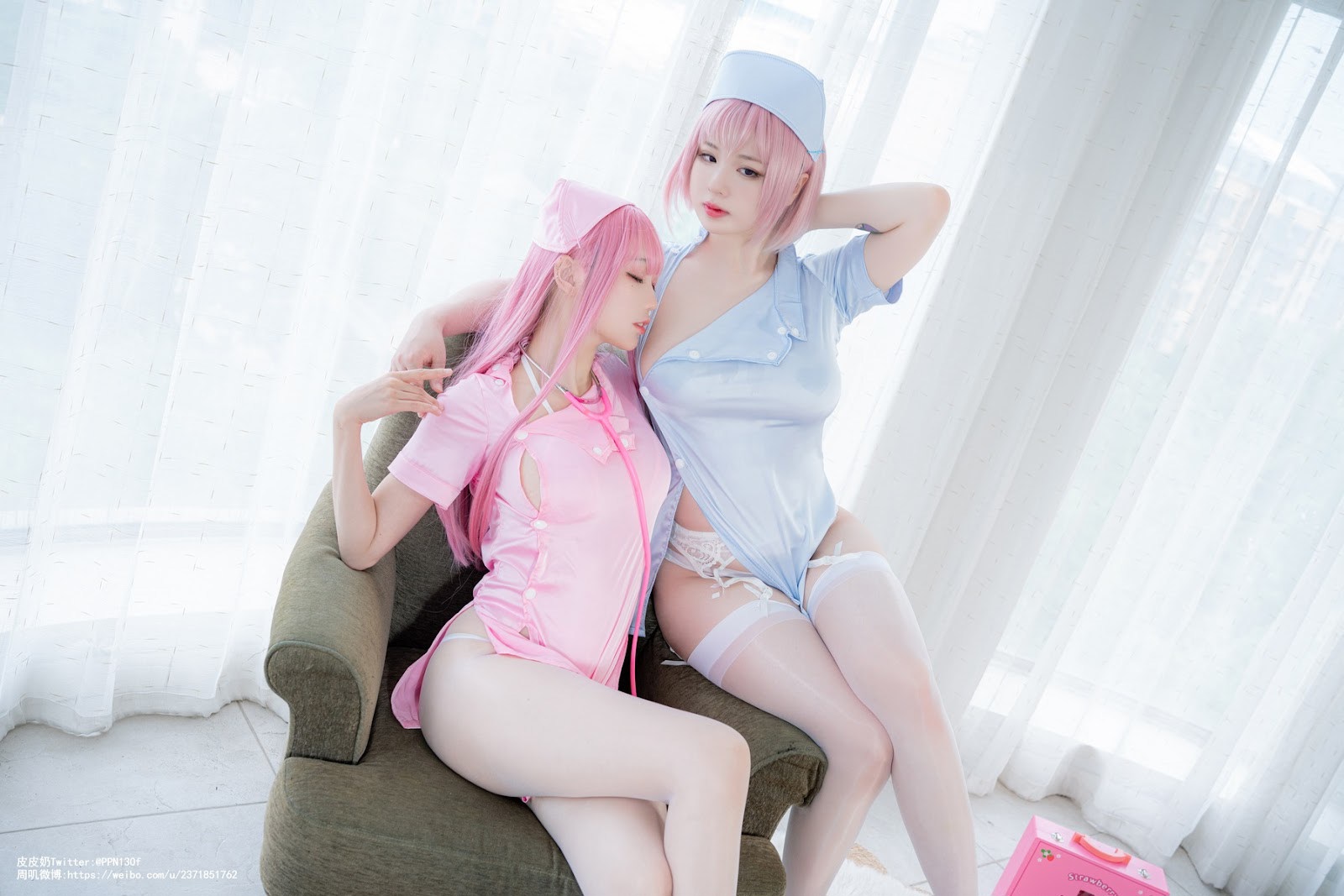 Pipi Nai is so cute&Zhou Ji is a cute bunny pink and blue nurse