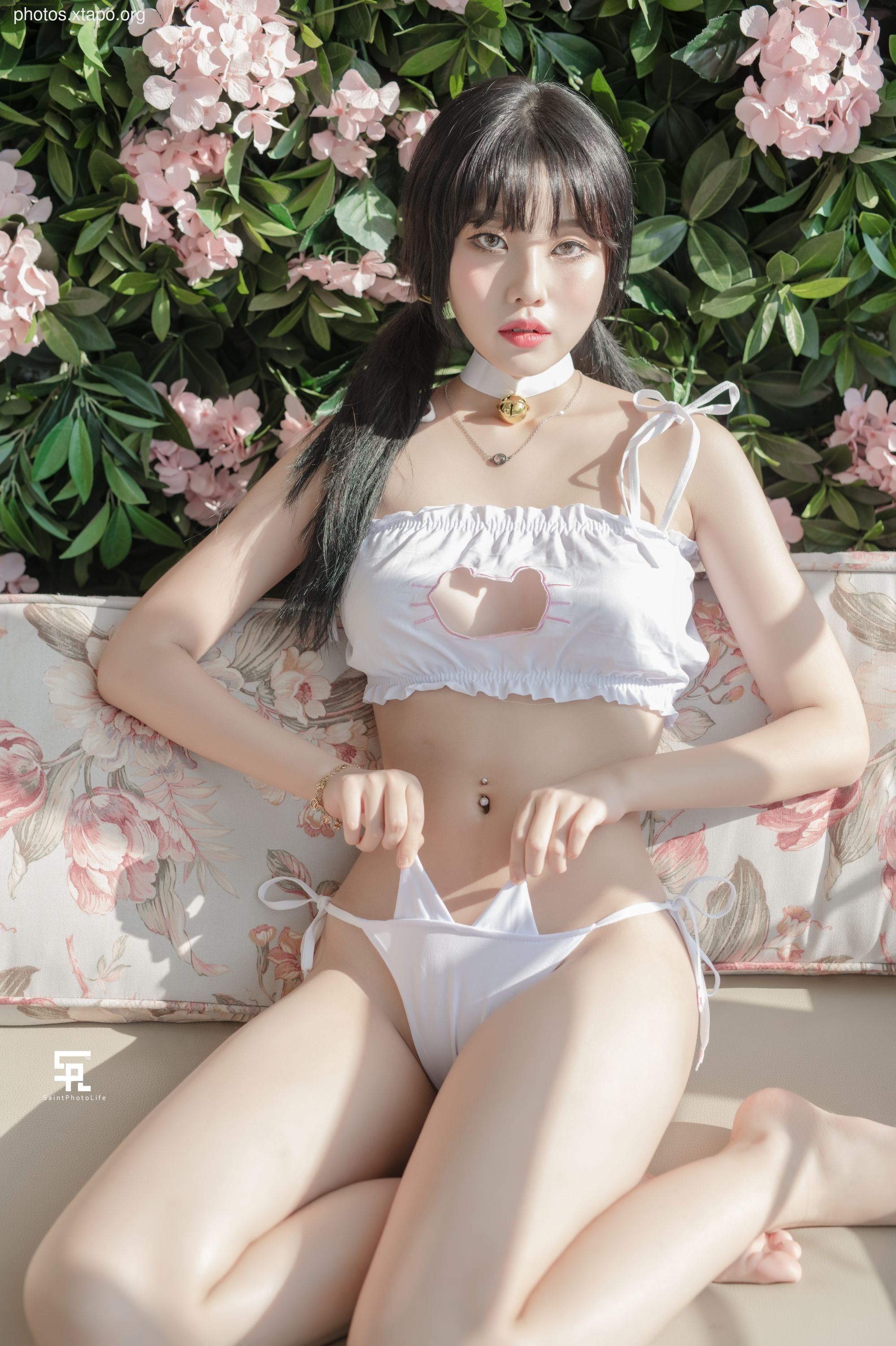 Yuna (윤아) - NO.008 SAINT Photolife BLOOM Vol.01 52P-315MB