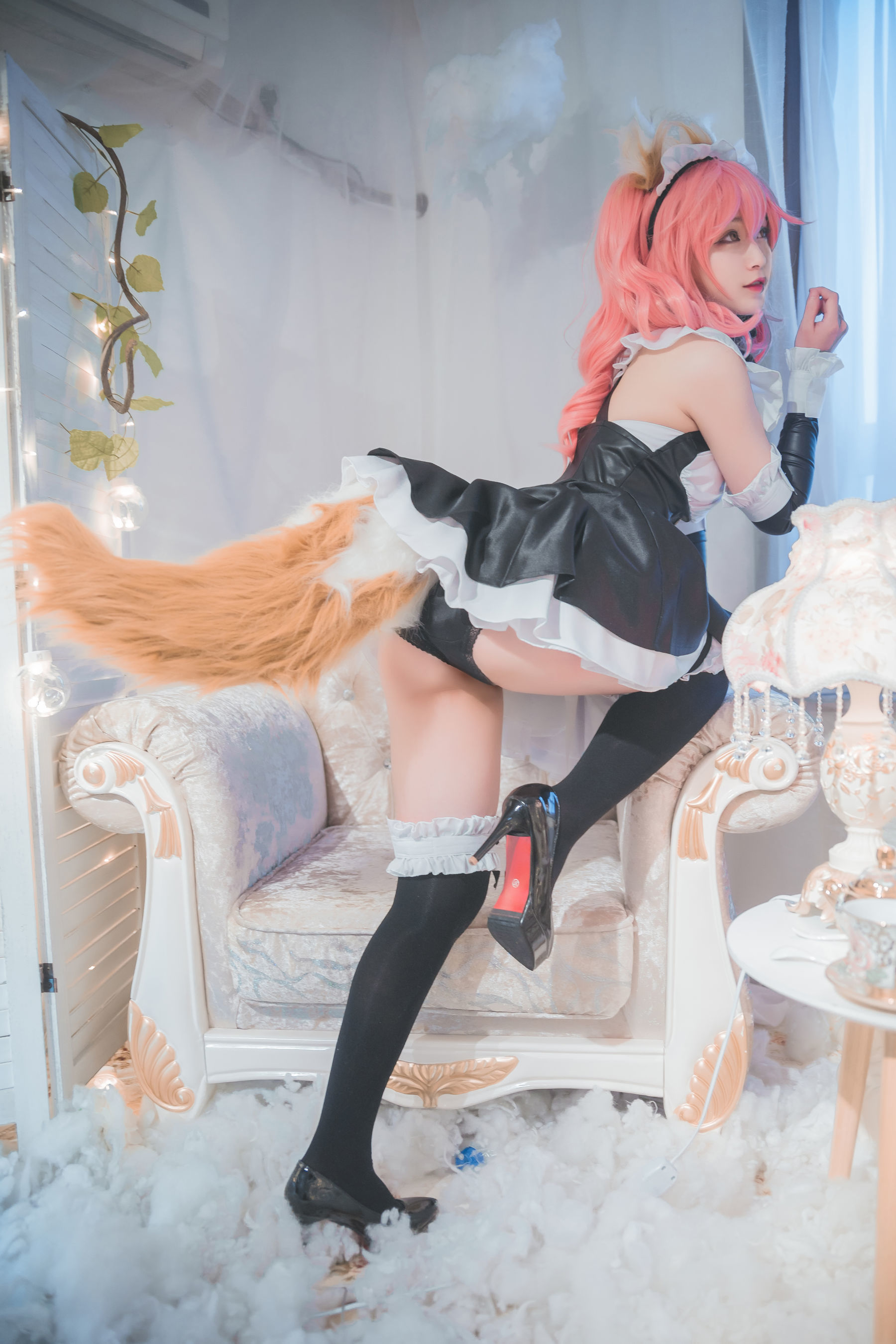 Anime blogger iron plate roast ghost dance W Yuzao former maid