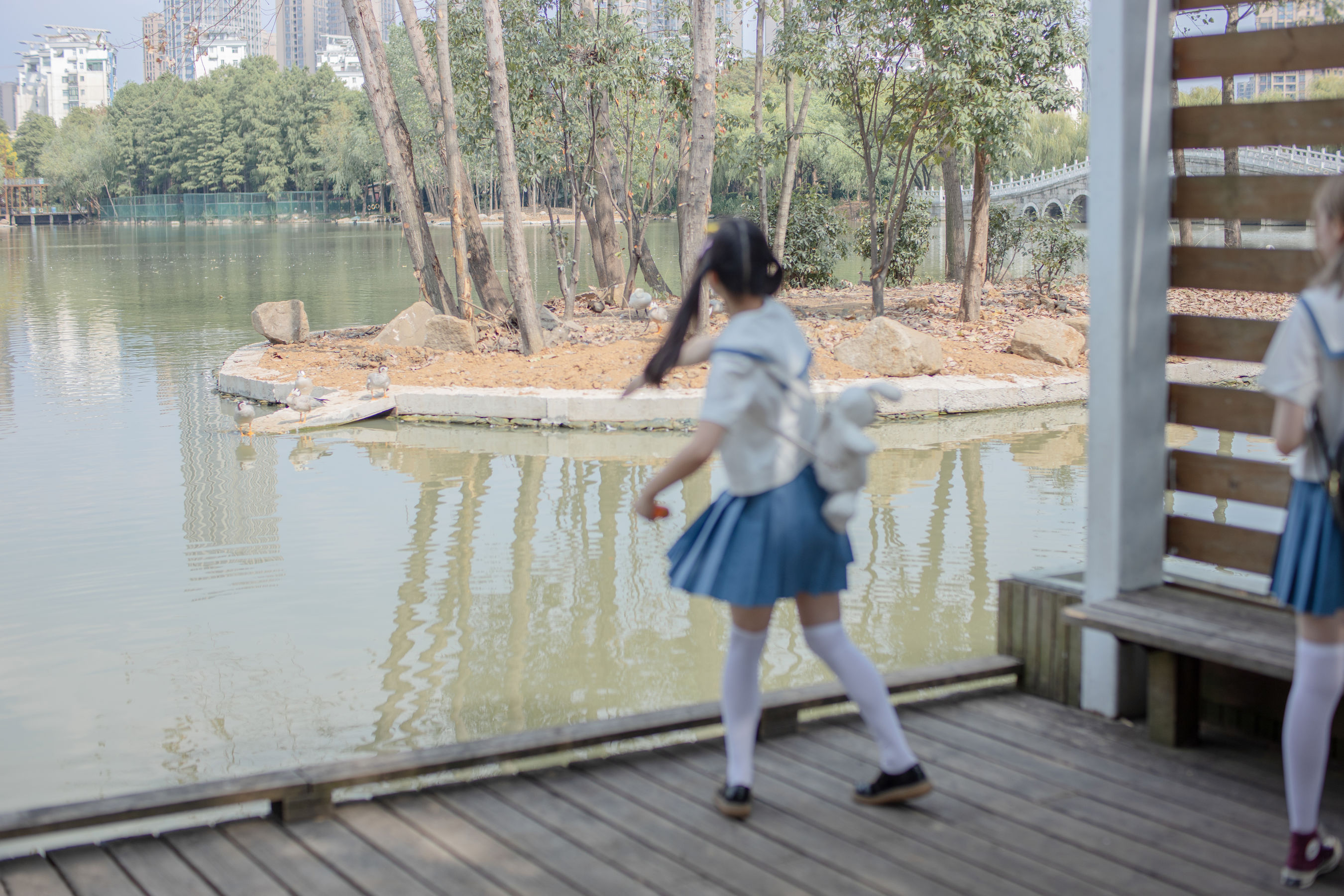 Mori Consortium JKFUN-025 Mo Mo & amp; AIKA 80D white silk overweight socks