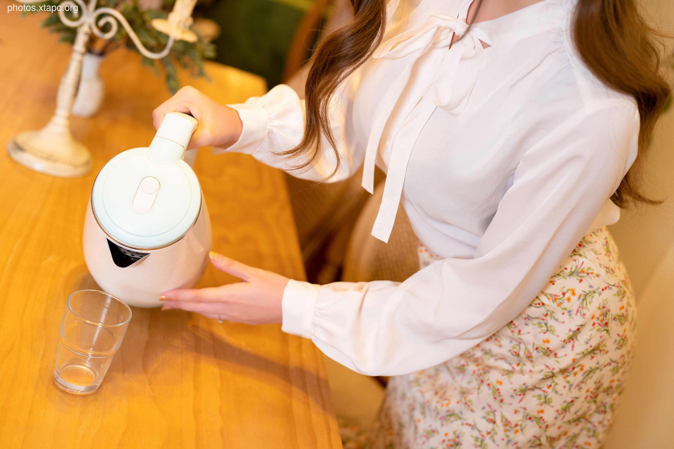 Star is delayed neighbors wife