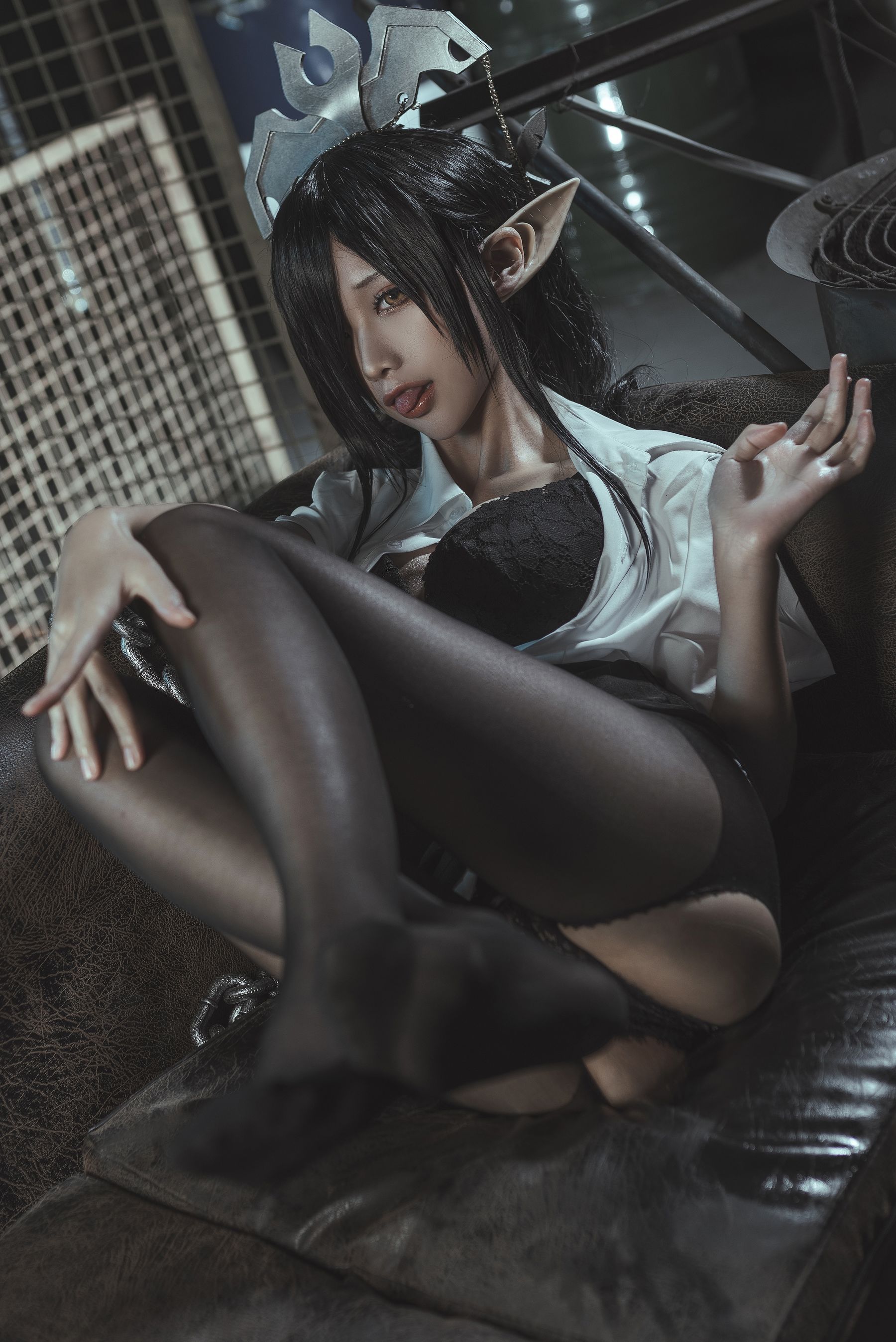 Net Red COSER Photo Anime blogger Stupid Momo -Black Beast Queen OL Uniform