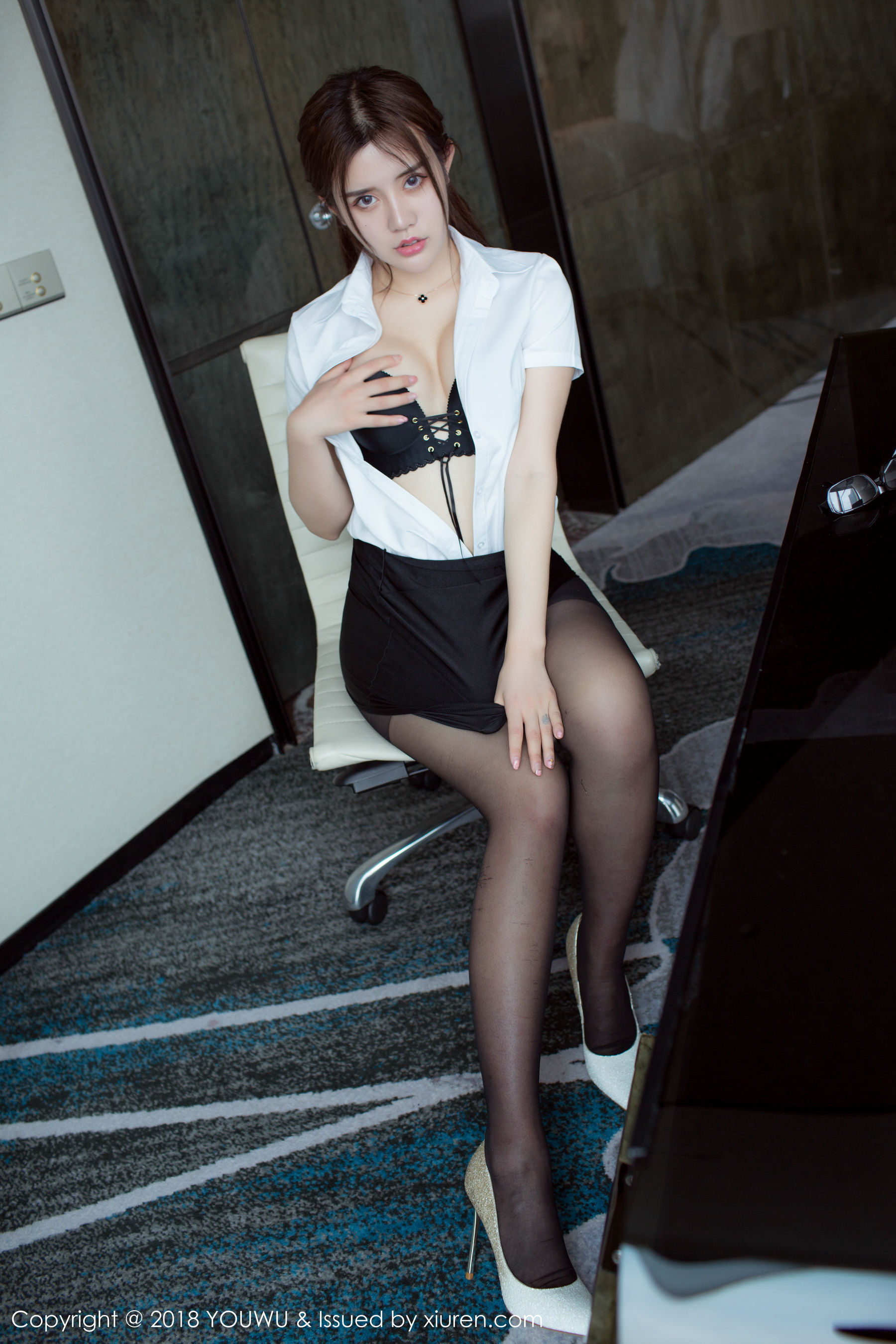 Rabbit Nina (Zhuo Yaqi) Sexy Female Secretary Youwu Youwu Vol.081