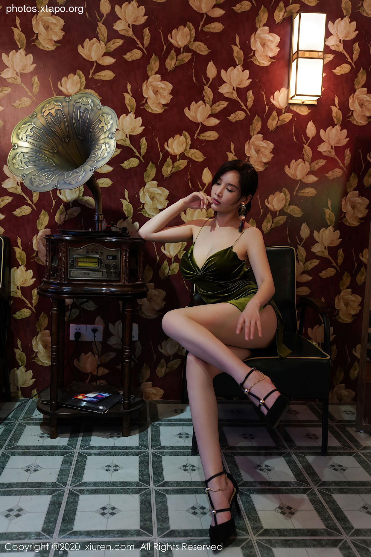 Xiuren 2477 Zhou Yanxi