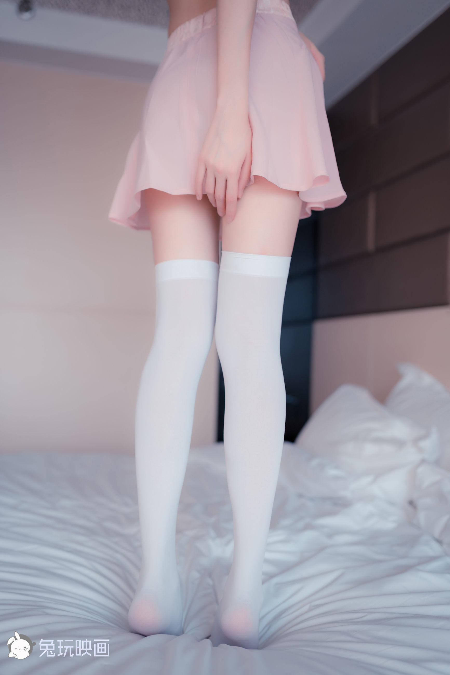 Rabbit Playing Play -The pink chef