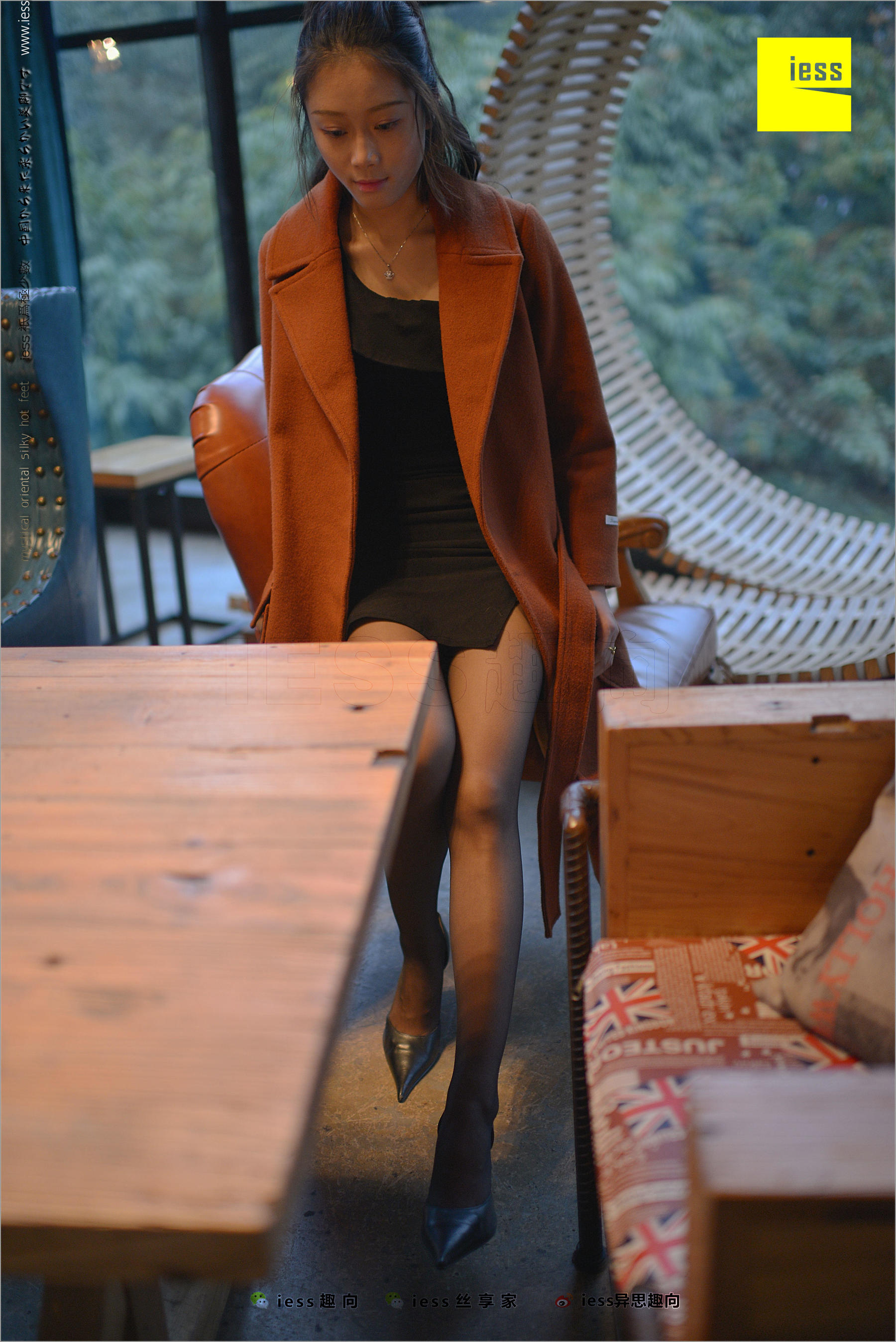 Little Black Girl Black Silk Beautiful Legs Different Thinking to IESS Silk Foot Bento 209