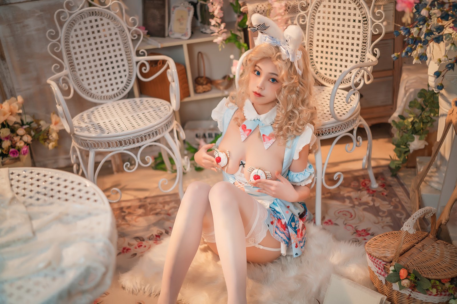 Cosplay Honey Cat Fur Alice in Wonderland Mr. Rabbit