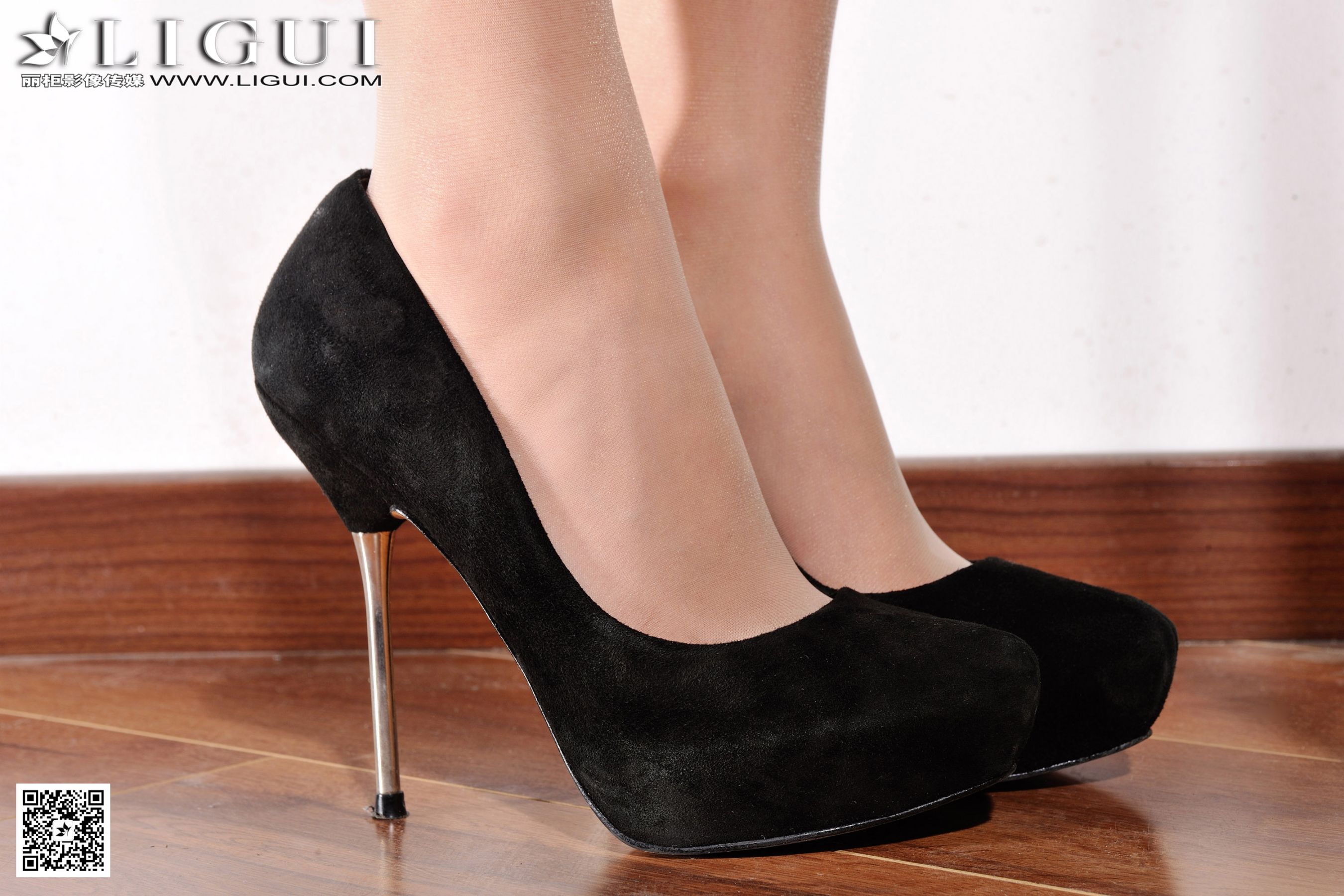 Model Wenxin's Knitting Girl upper and lower complete works Li Cabinet Guifu School