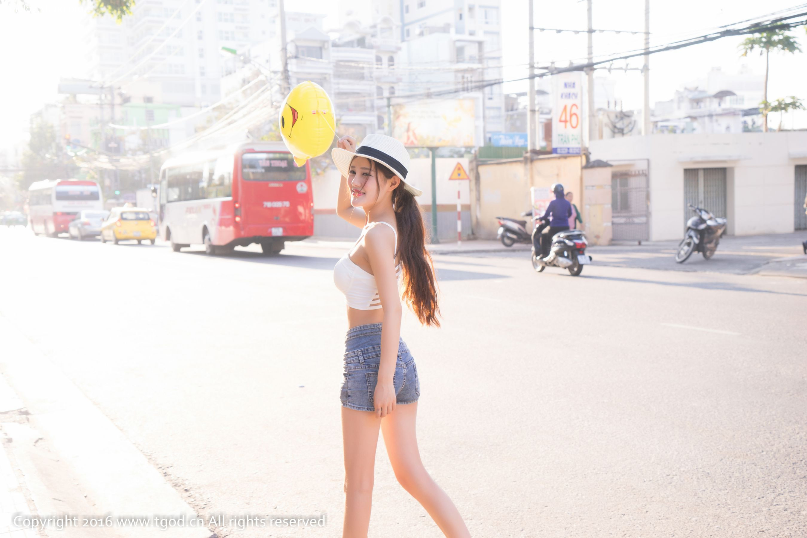 ABBY Wang Qiaoen Vietnam Nha Trang street shootingfitness series push goddess TGOD