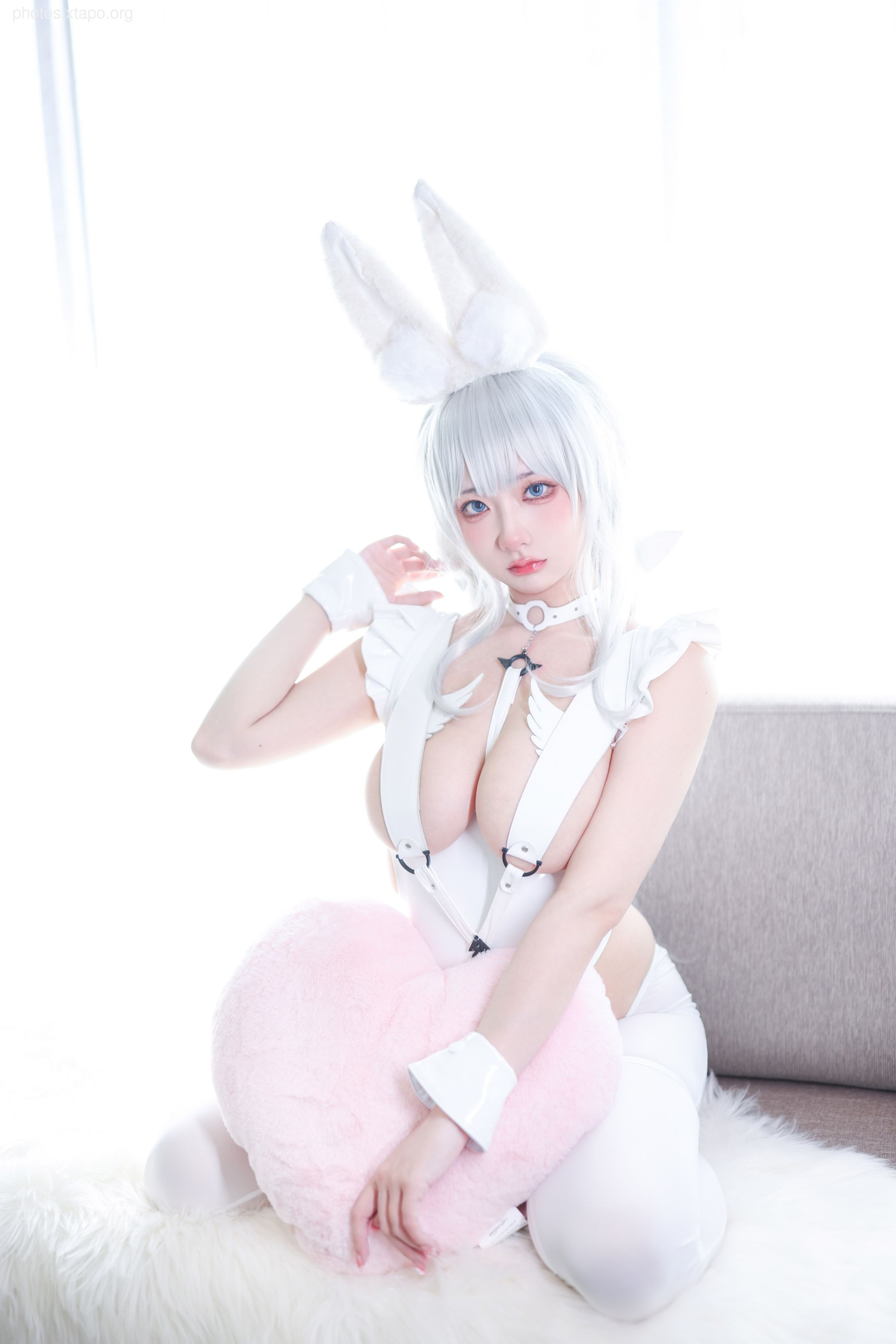 wendydydydy_ soy sauce vicious-lazy white rabbit