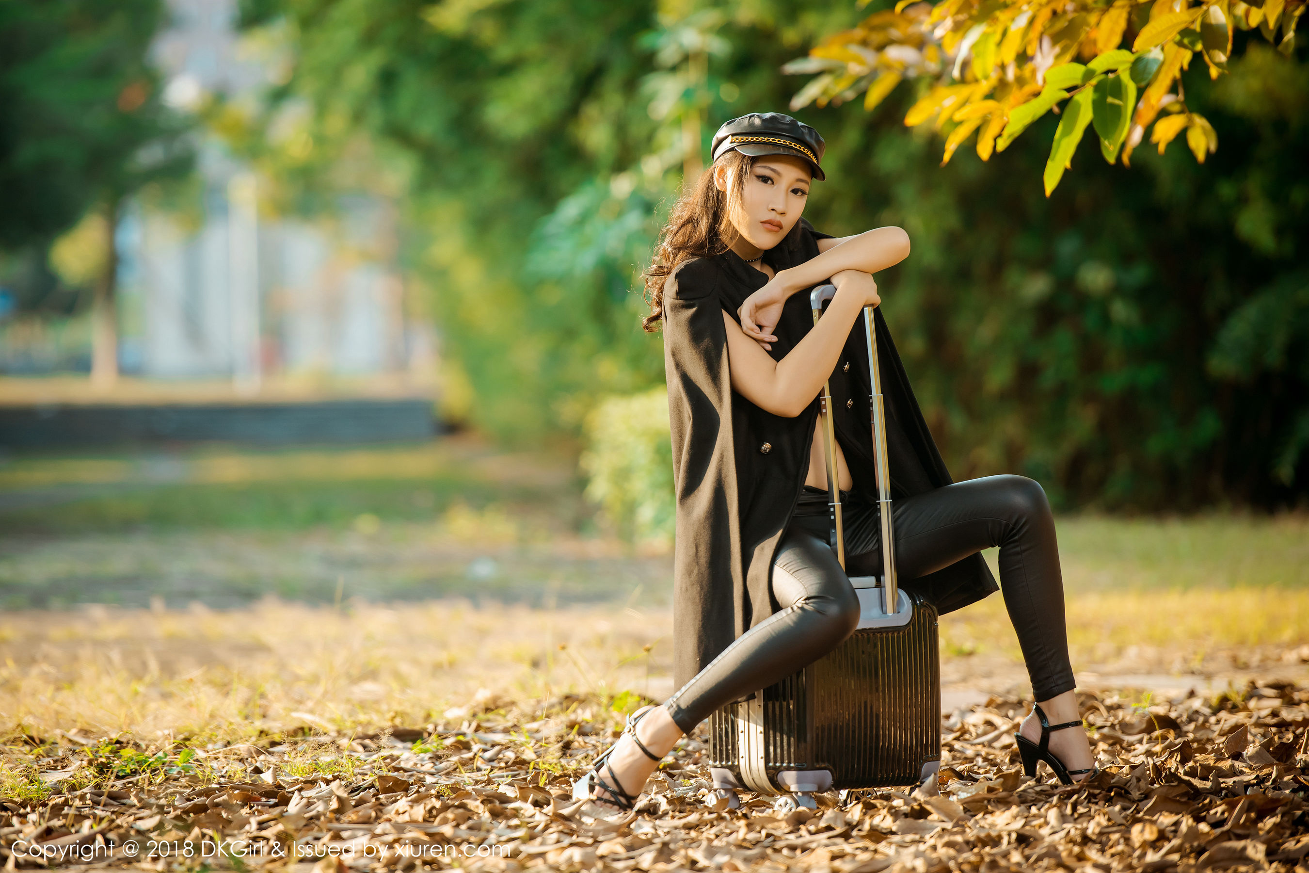 Mengqian Beautiful Legs and Milk Wonderful Temptation Royal Girl DKGIRL Vol.057