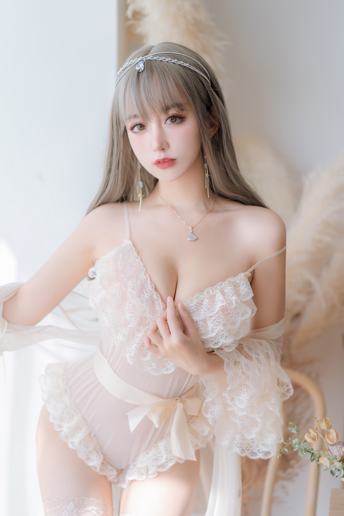 Douyu anchor Expired Mi Wiring Meow Versailles Princess Princess Private House White Thin Delivery Tibetan Tibetan Bud Stocks Swing Temptation Photo 52p