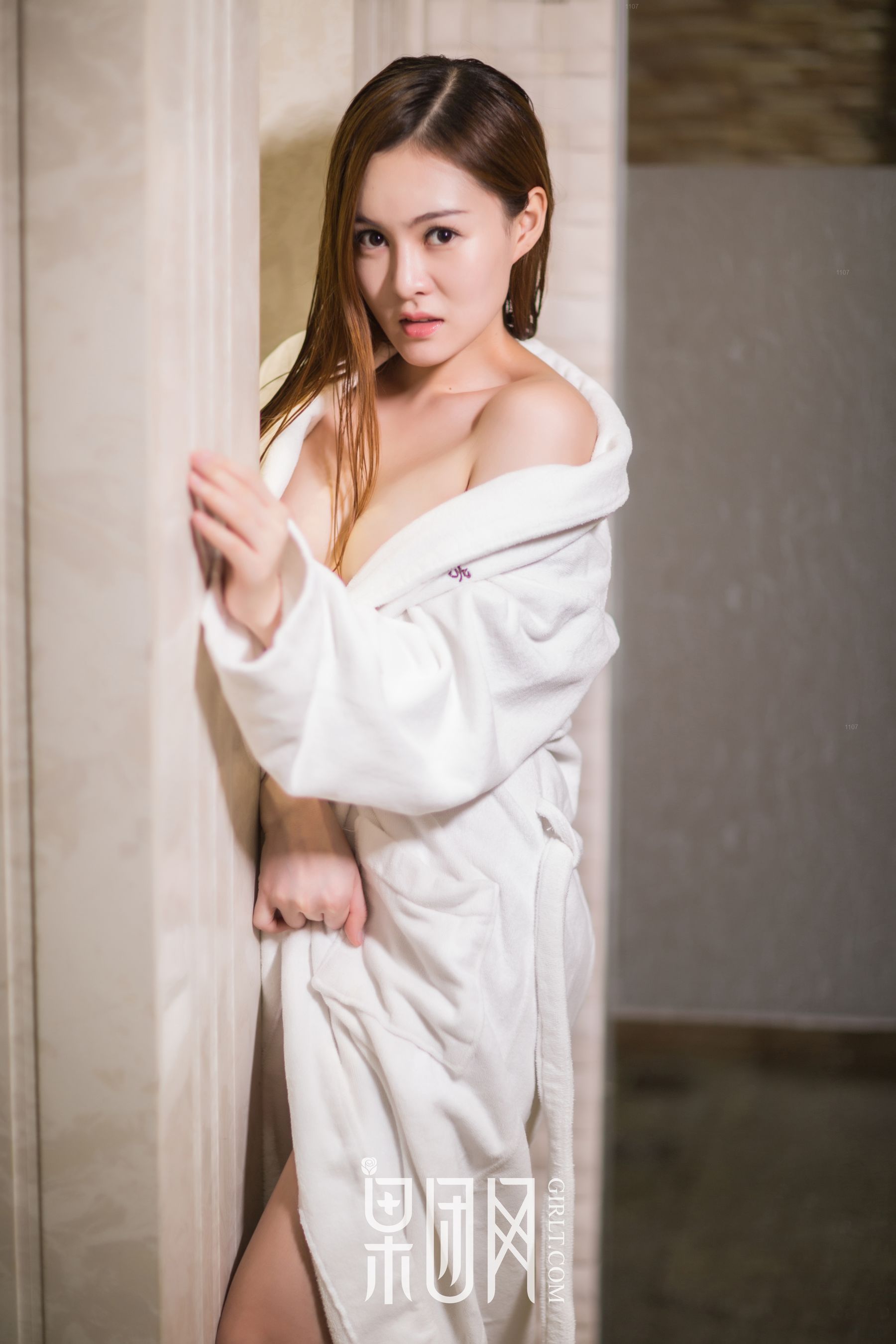 Tattoo women's bathroom wet body play bubble fruit group girlt No.059