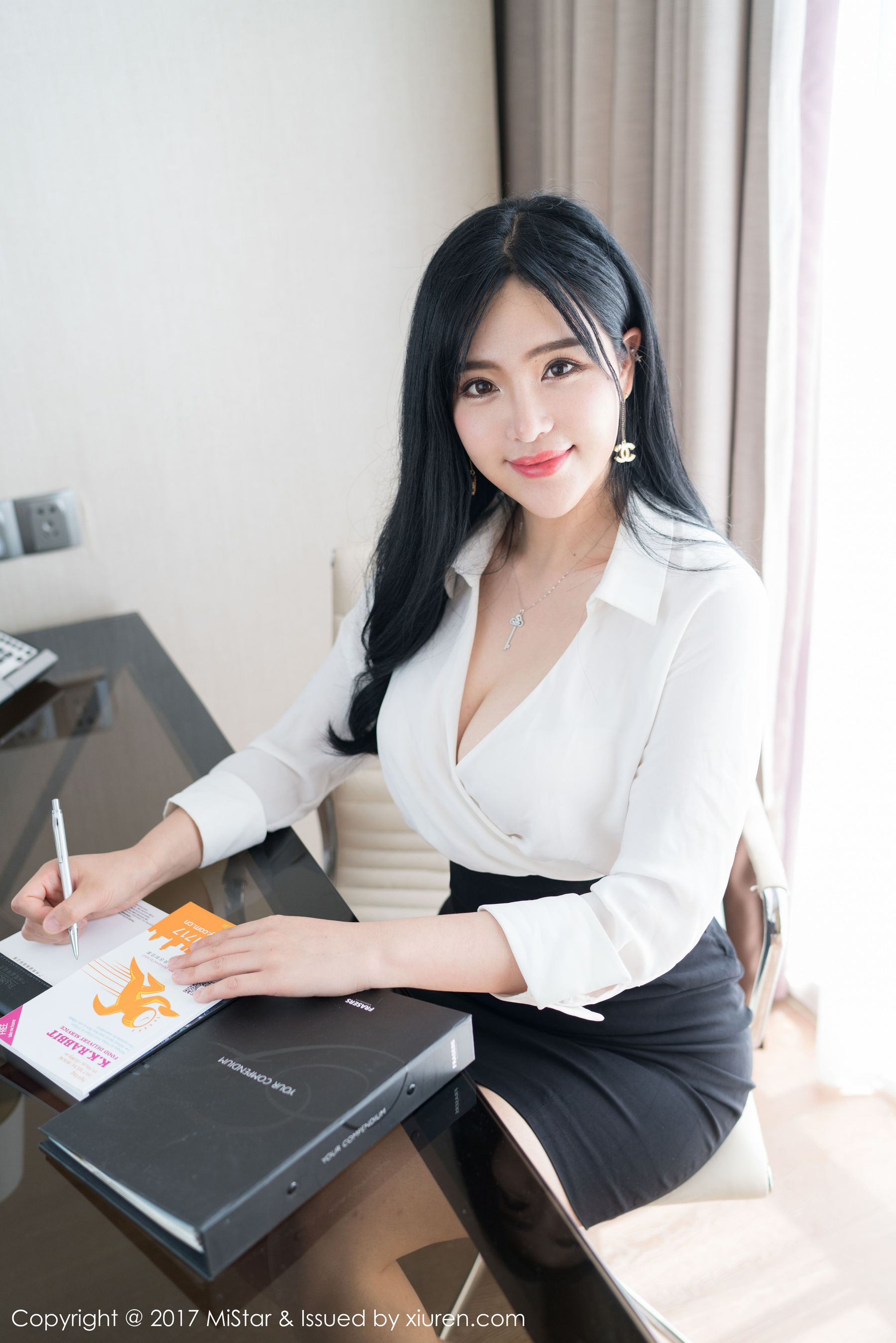 Liu Yuer's Sexy OL Secretary Series Meiyan Society Mistar Vol.172