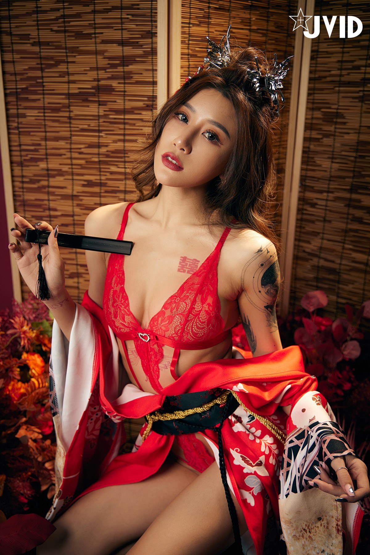 JVID's exquisite products, the first choice of the Holy One ~ The most charming girl in the country, the graceful and graceful, the breasts are exposed Set.01