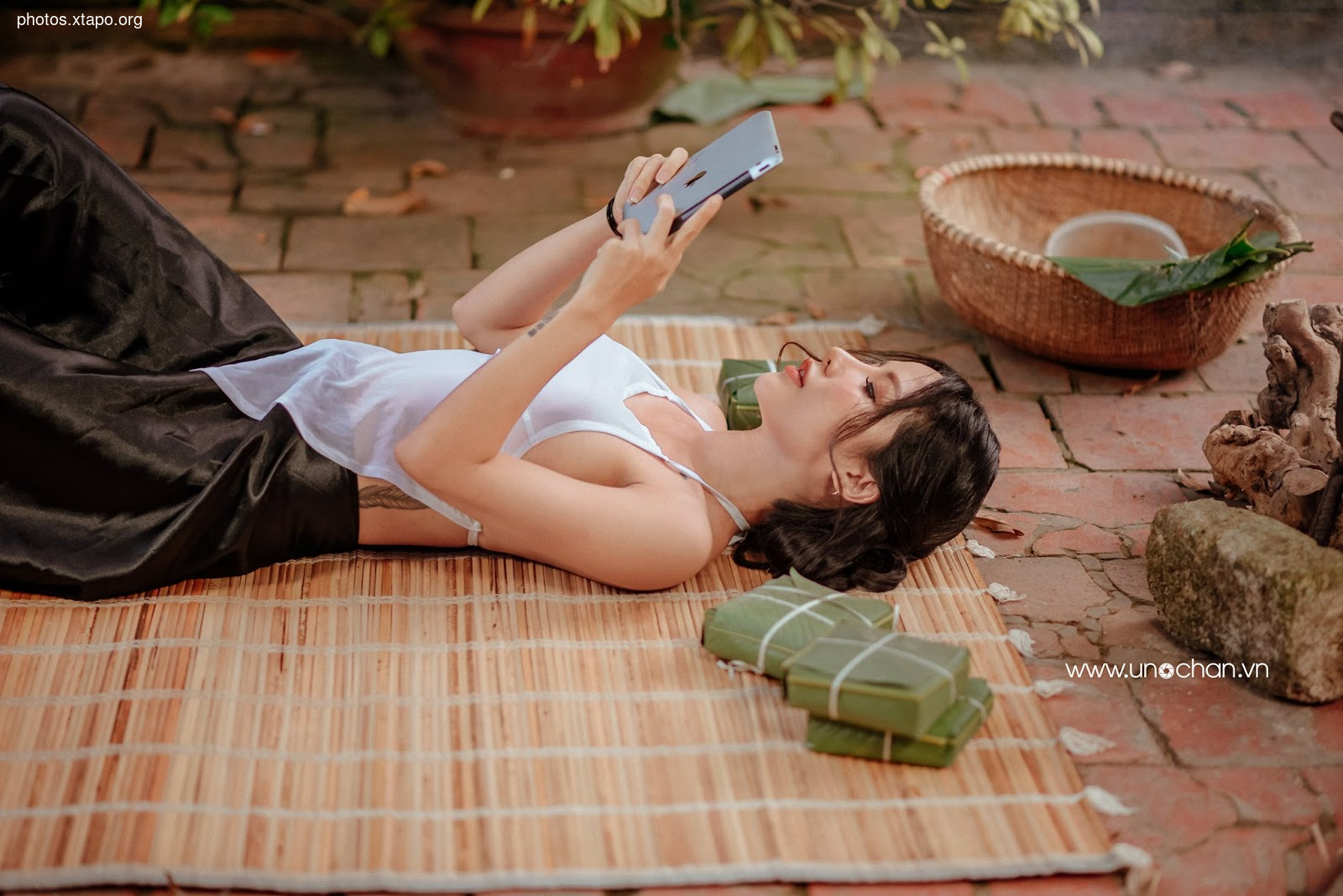 Instructions for packaging banh chung