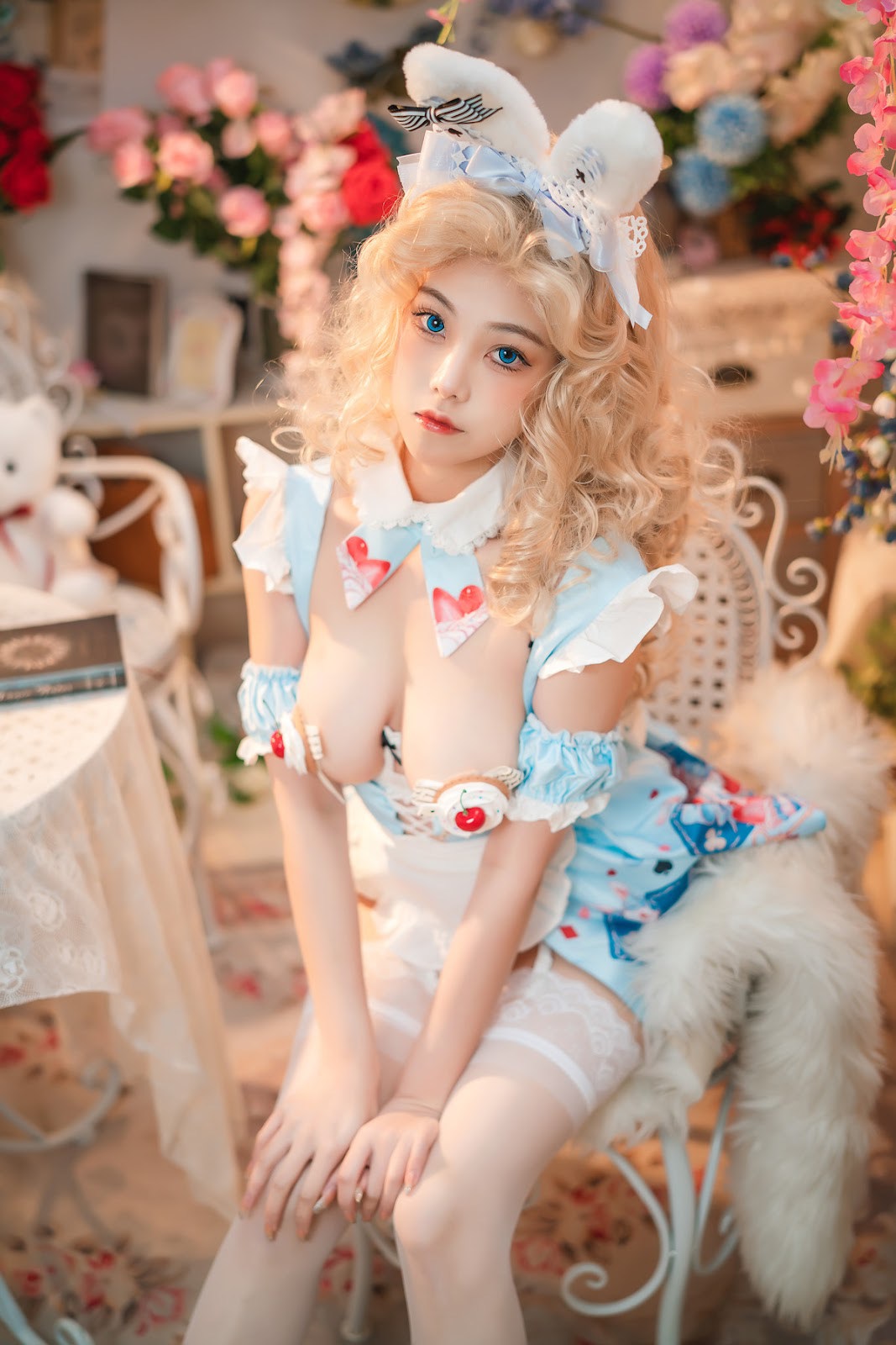 Cosplay Honey Cat Fur Alice in Wonderland Mr. Rabbit