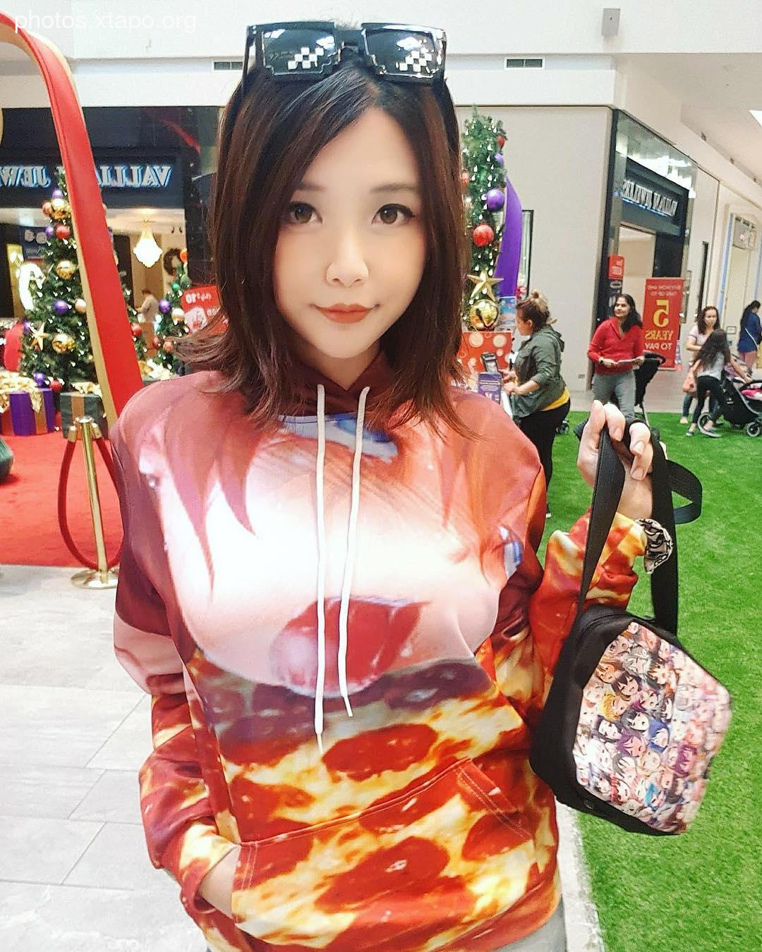 Hana Bunny Cute Cosplay Picture and Photo