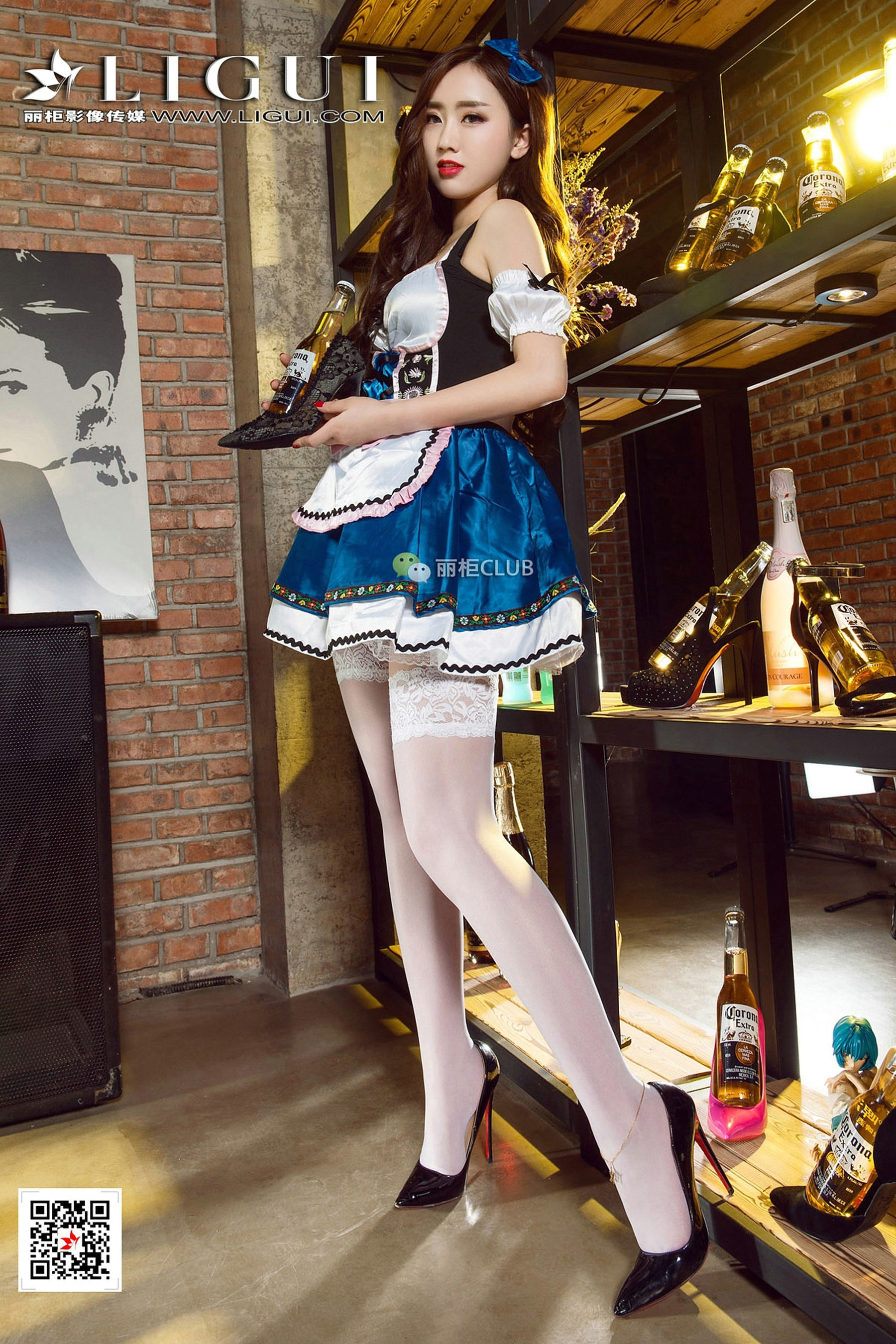 Model Ran White Silk Beautiful Legs Foot Ligui