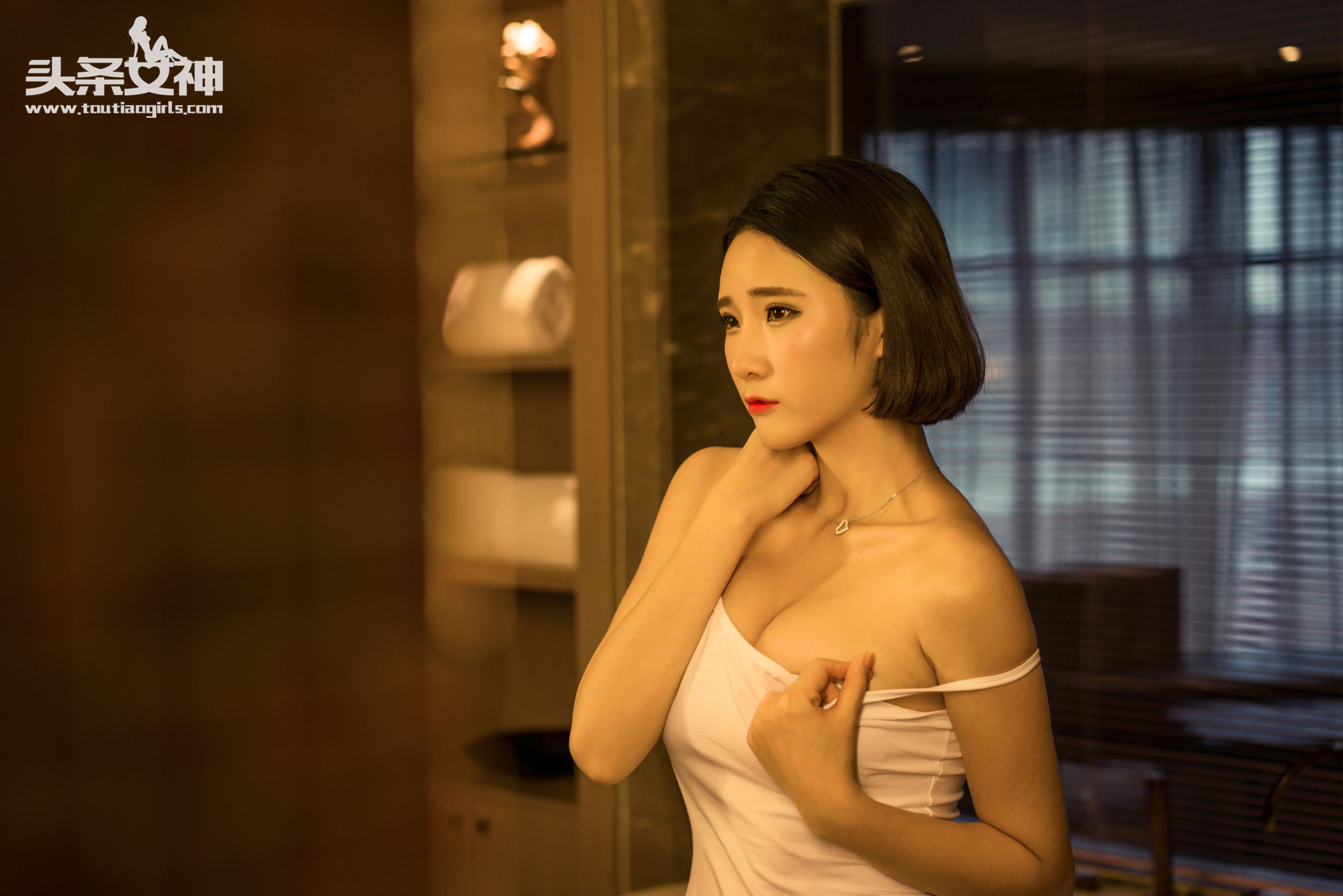 Qin Ruoxi The Evaluation of the Jade Foot Dusk Headline Goddess