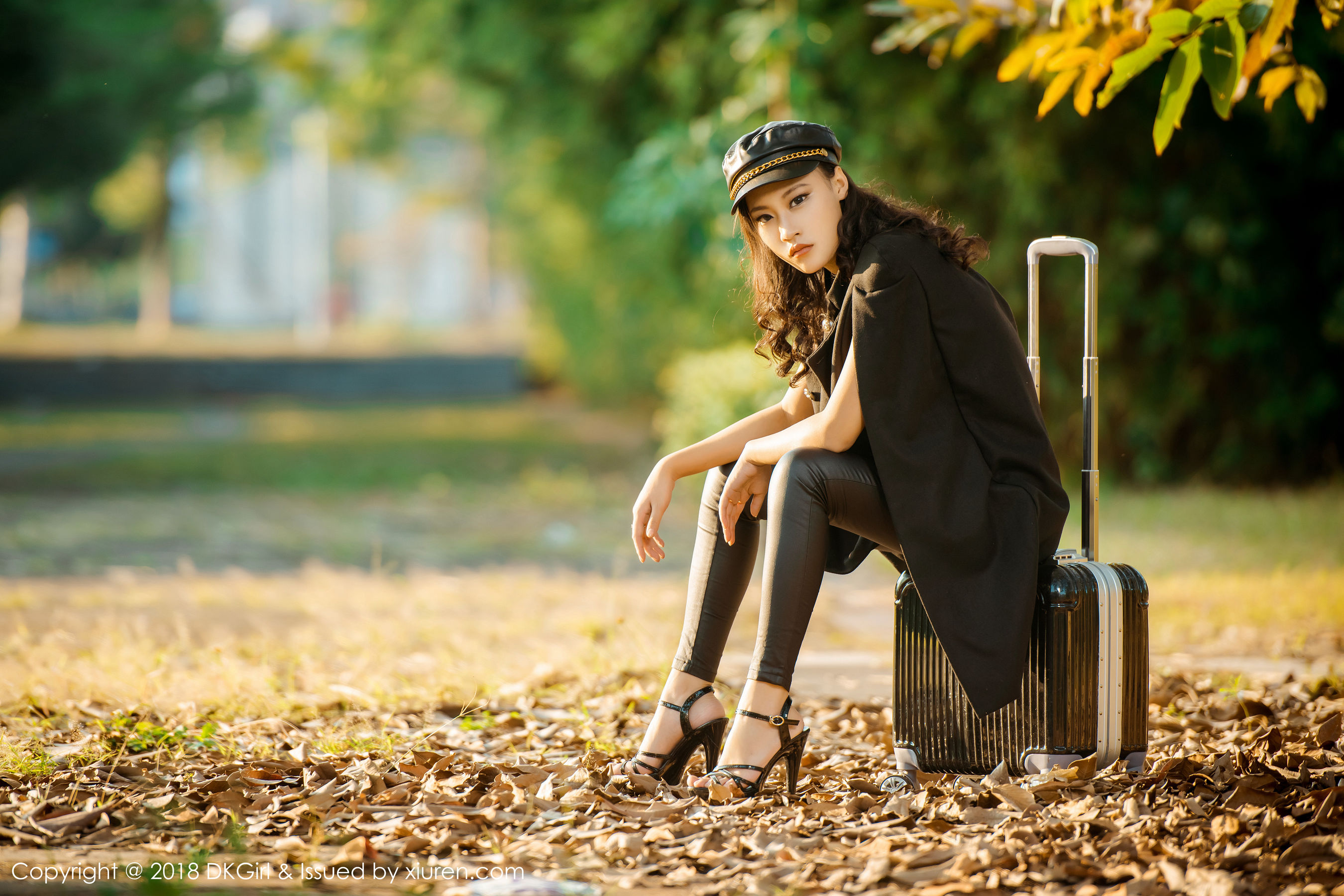 Mengqian Beautiful Legs and Milk Wonderful Temptation Royal Girl DKGIRL Vol.057