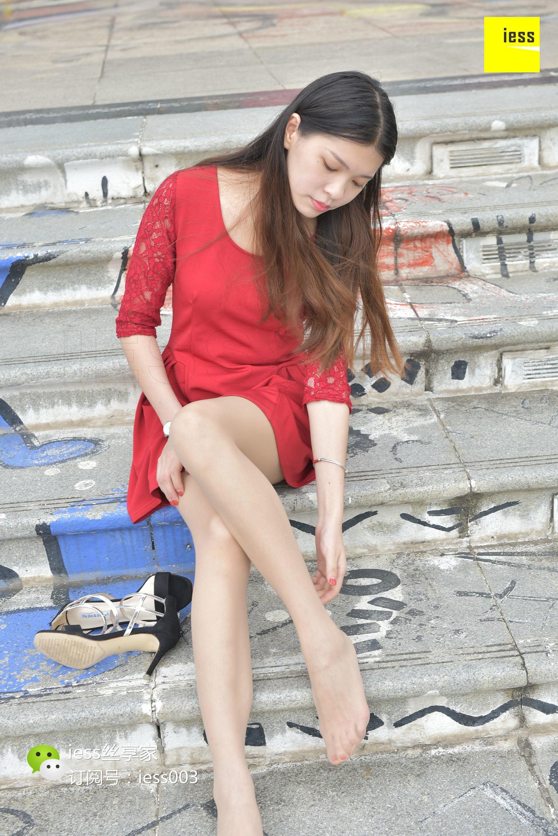 Si Xiang Home 042 Seven Seven Seven Lace Red Skirts against the sky long legs IESS Different Thoughts