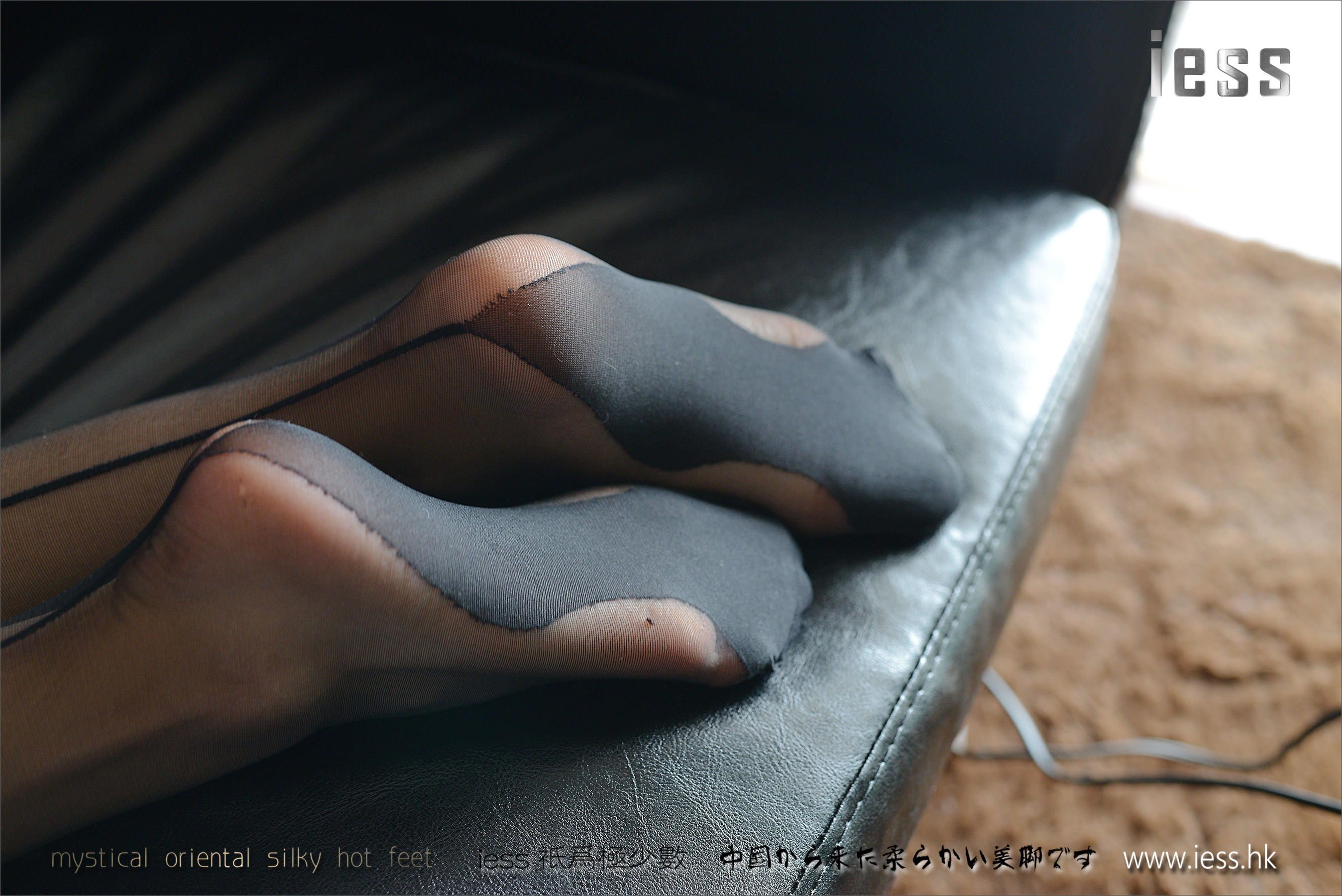 Silk Foot Bento 072 Little C Uniform Black Silk Show IESS is thinking about it