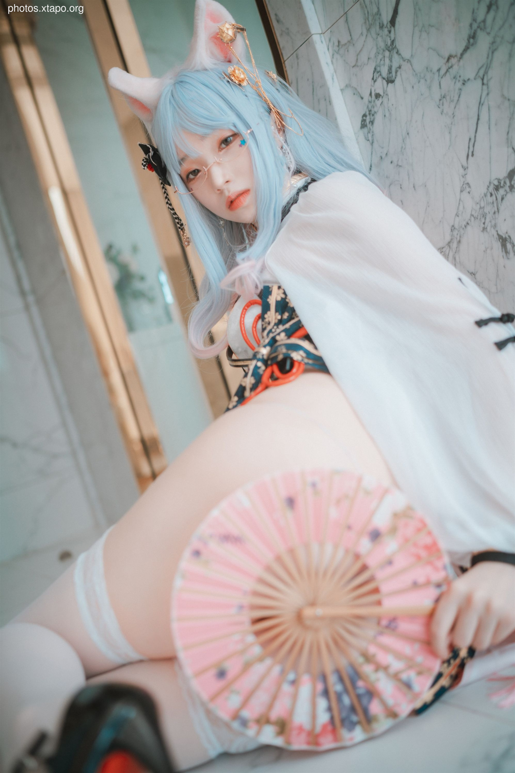 Djawa Photo - Bambi (밤비) - The cat wears an qípáo