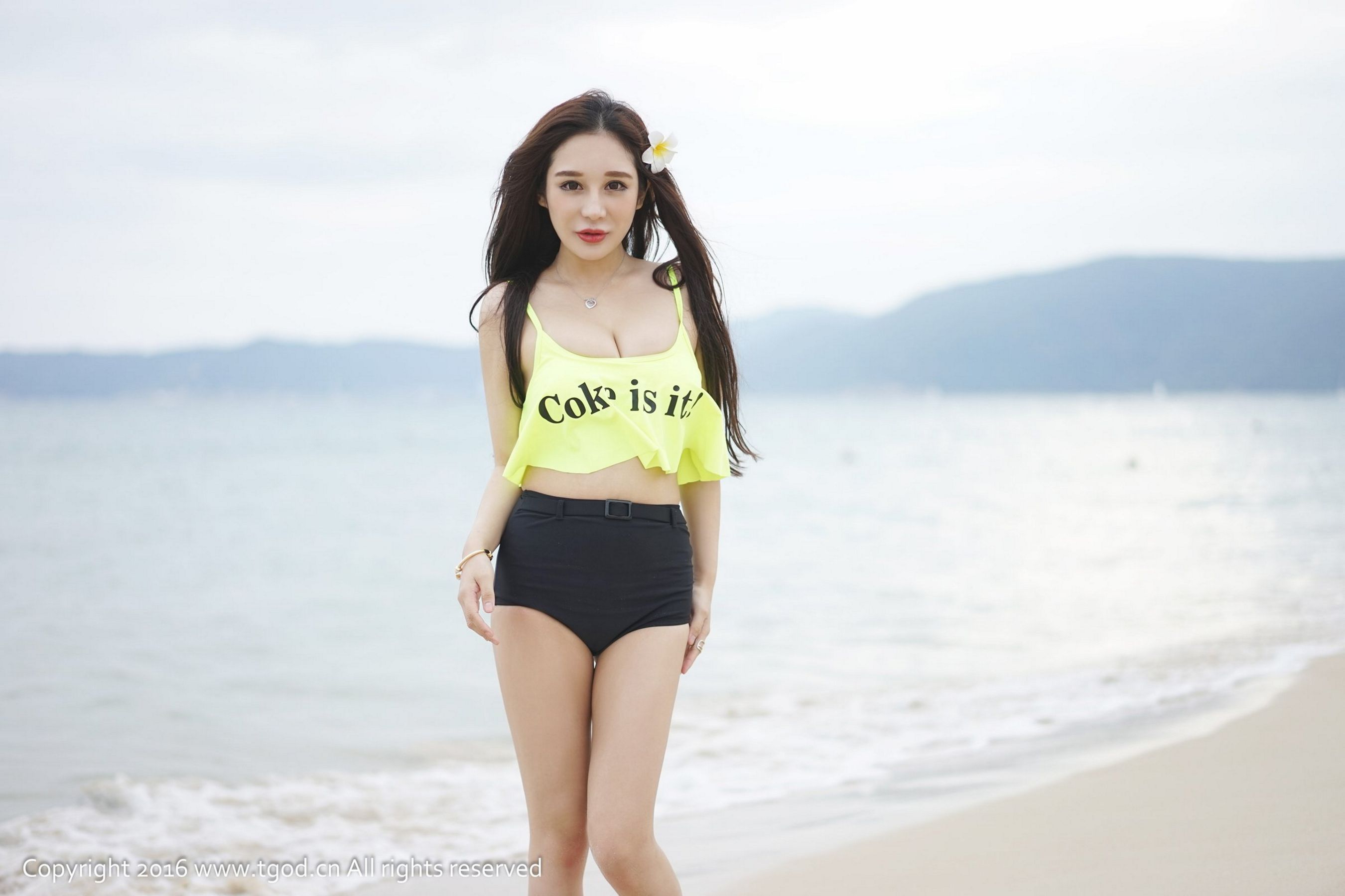 Chen Jiayao Ayomiabe's Sanya Travel is very delicious goddess push goddess TGOD