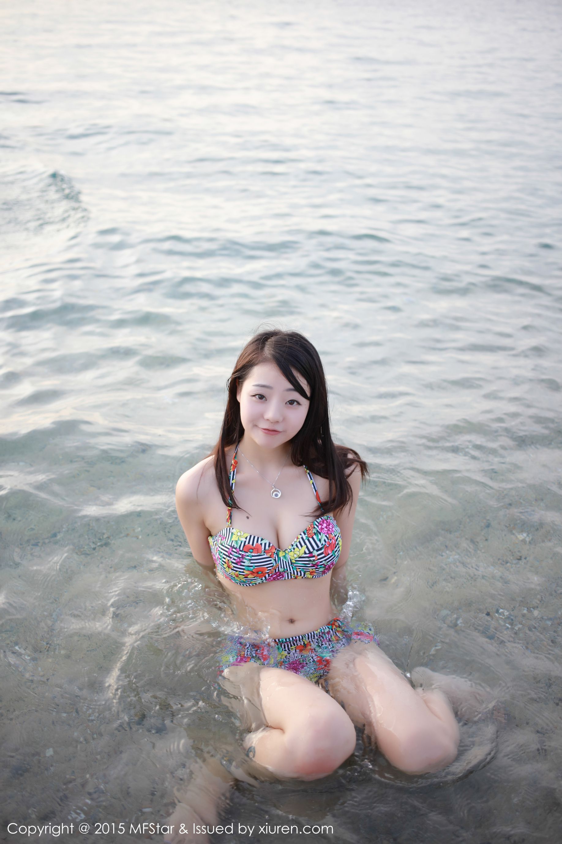 2 sets of bikini series in Bella Long Beach Travel Model Vol.016