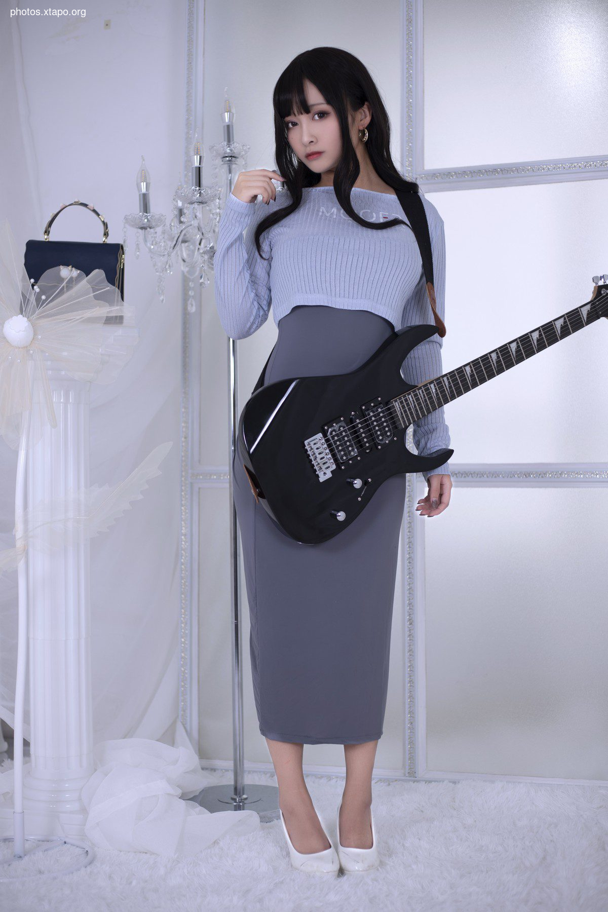 Anime blogger Luo Li Lolisama Guitar Sister Theme Private House Sexy Gray Together with Dew Glip Skirts Seduction 73p