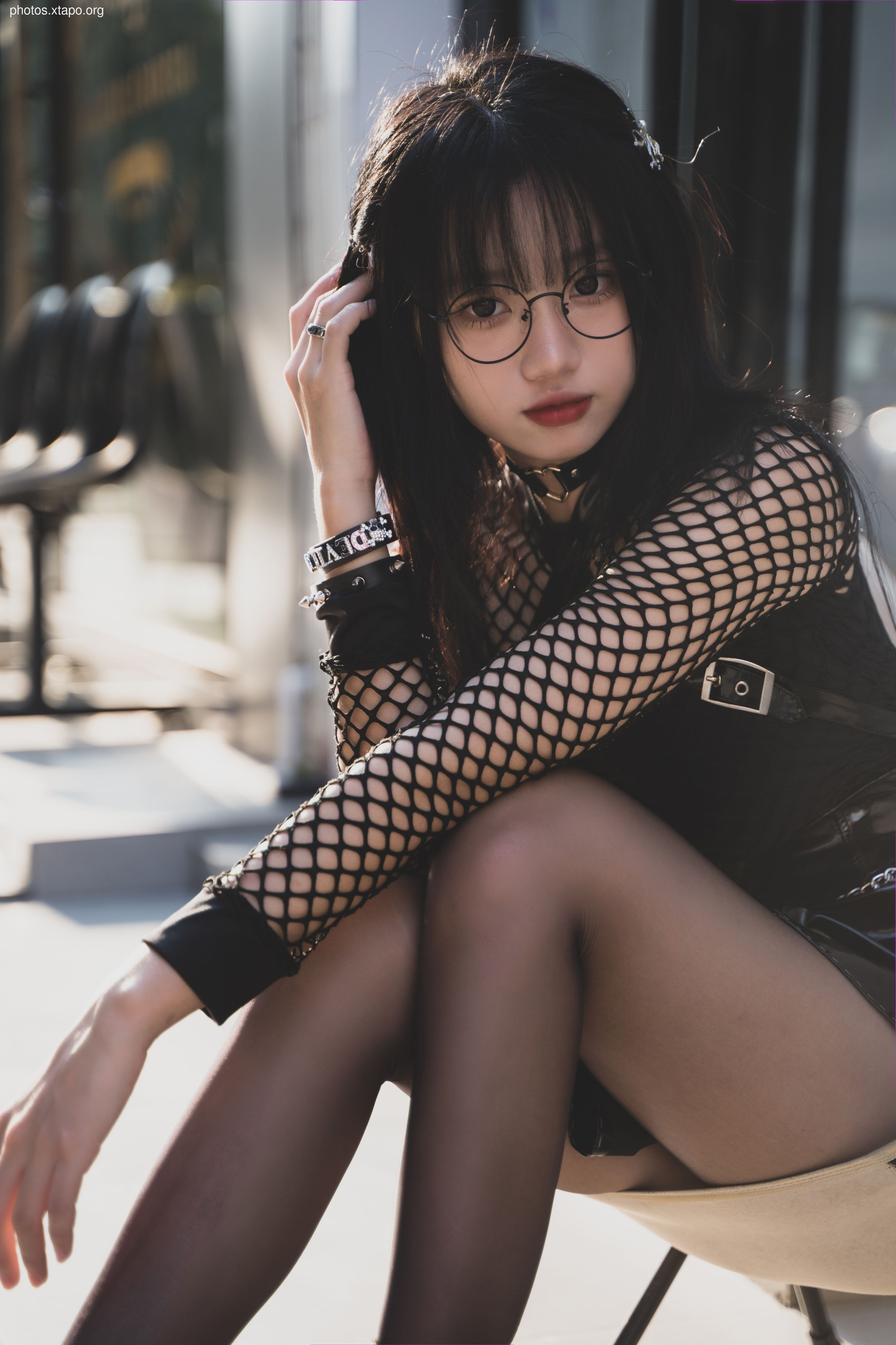 拍 柒 柒 Street shooting black leather skirt