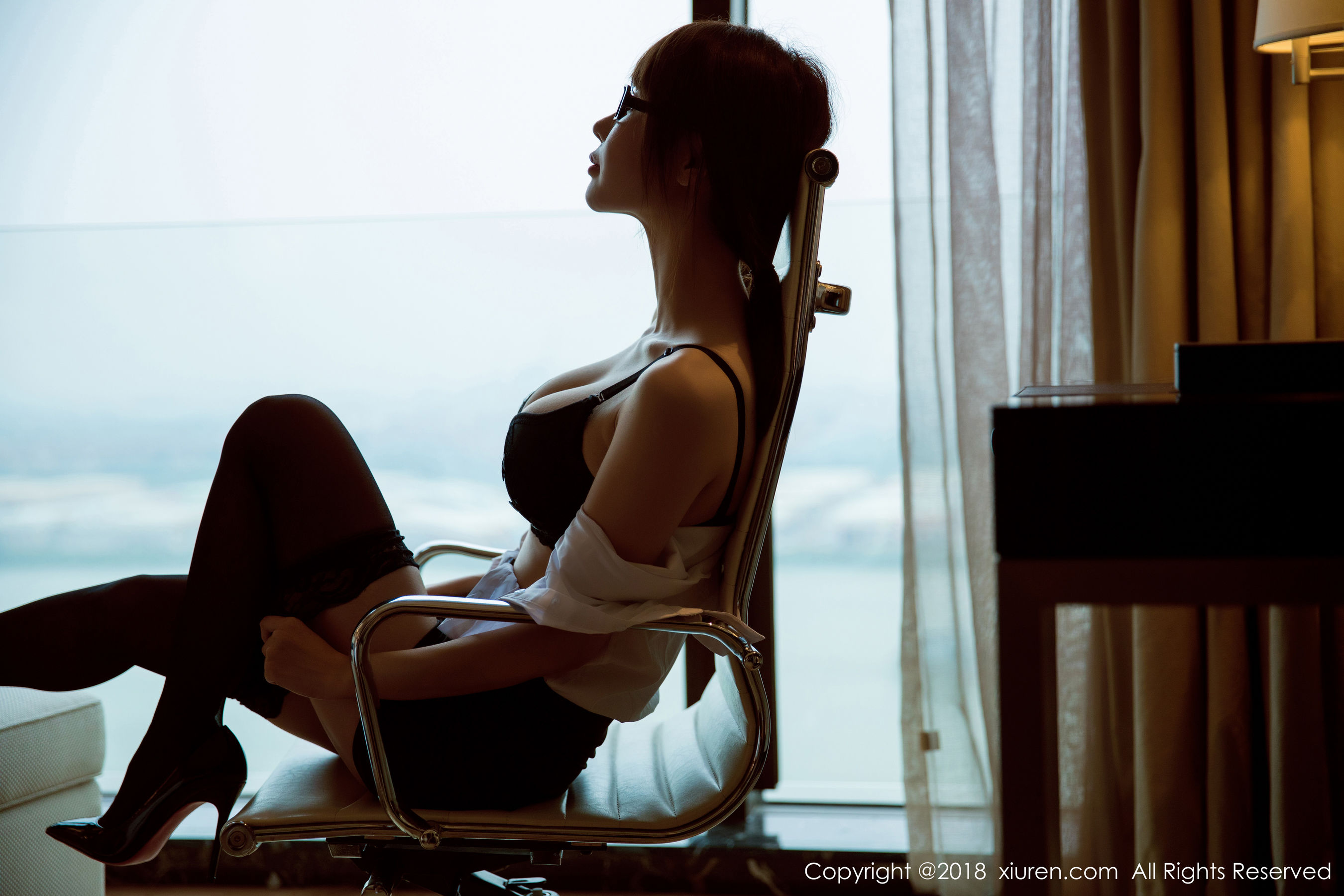 Model Chutian Olivia Black Silk OL and Cat Ear Dress Xiuren No. 1037