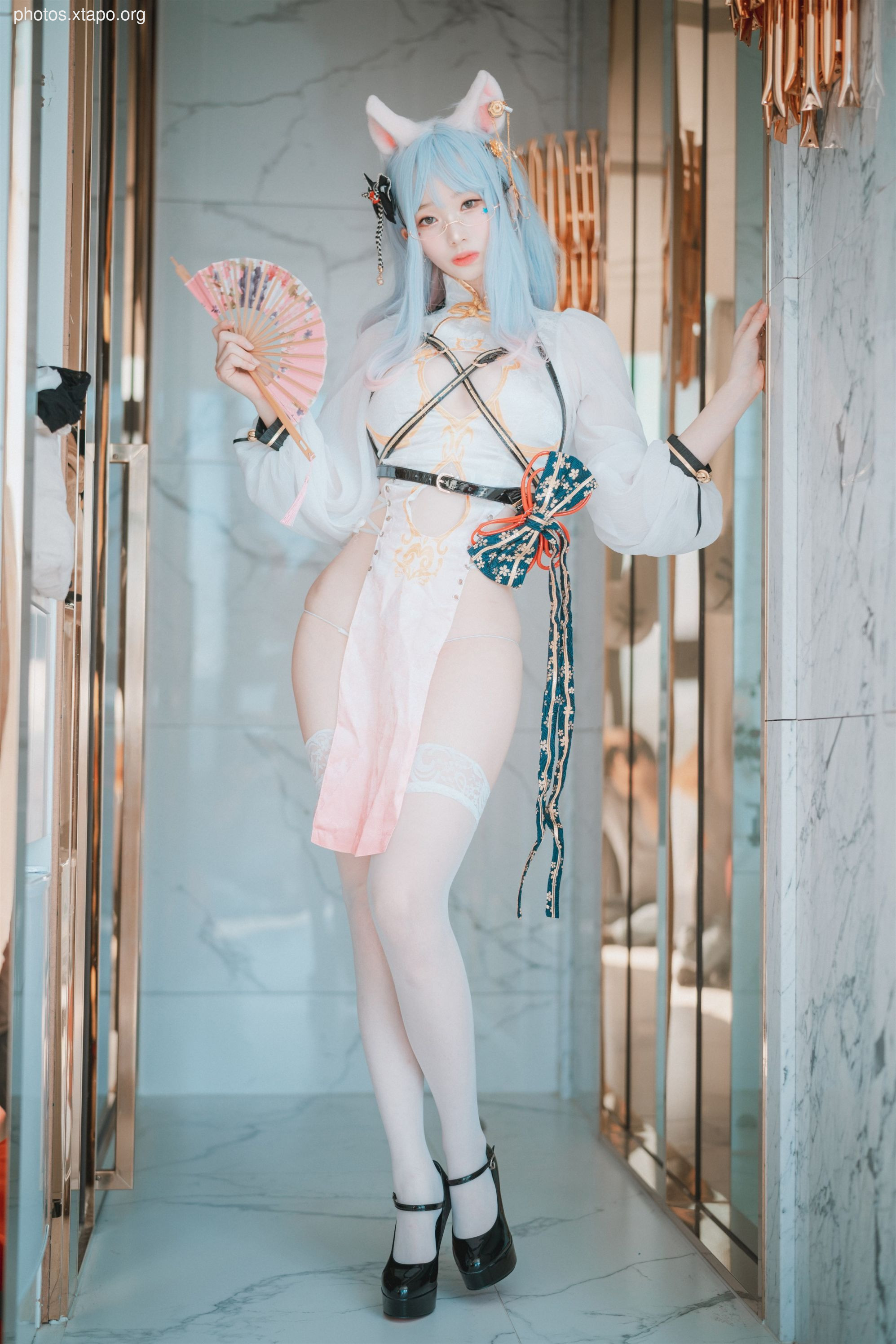 Djawa Photo - Bambi (밤비) - The cat wears an qípáo