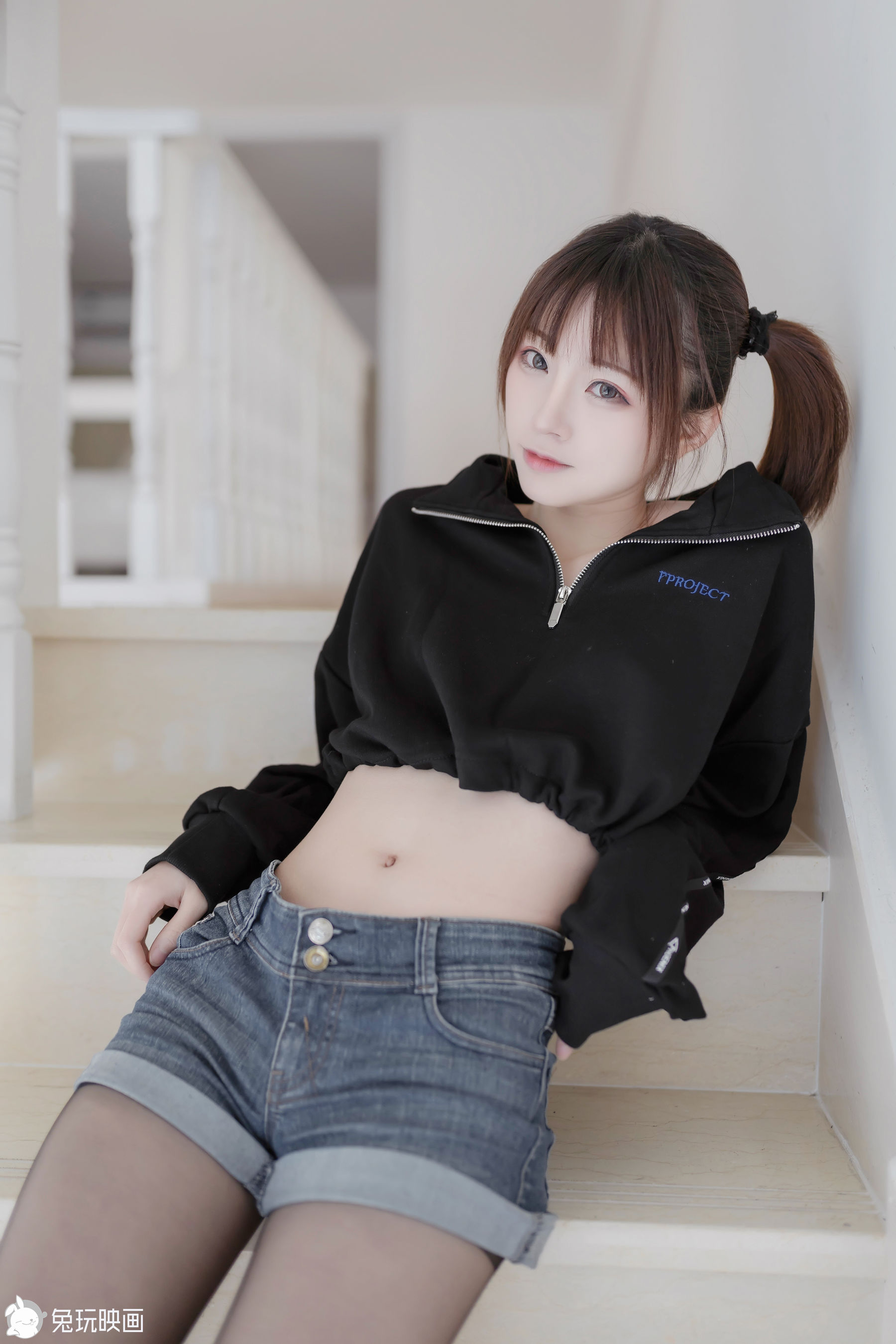 Rabbit Playing -The selected recommendation Vol.042 Single -end girl