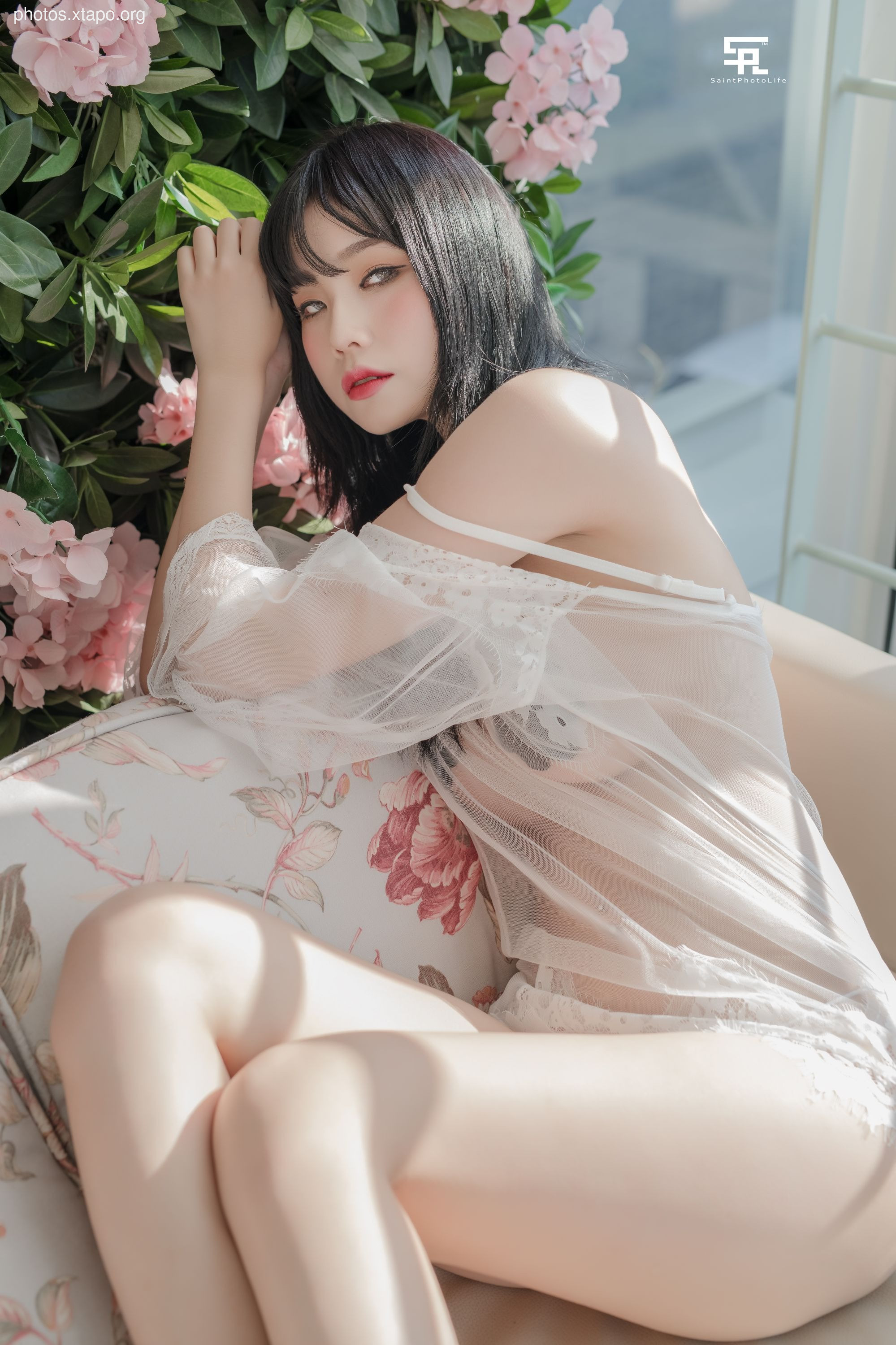 Yuna (윤아) - NO.008 SAINT Photolife BLOOM Vol.01 52P-315MB