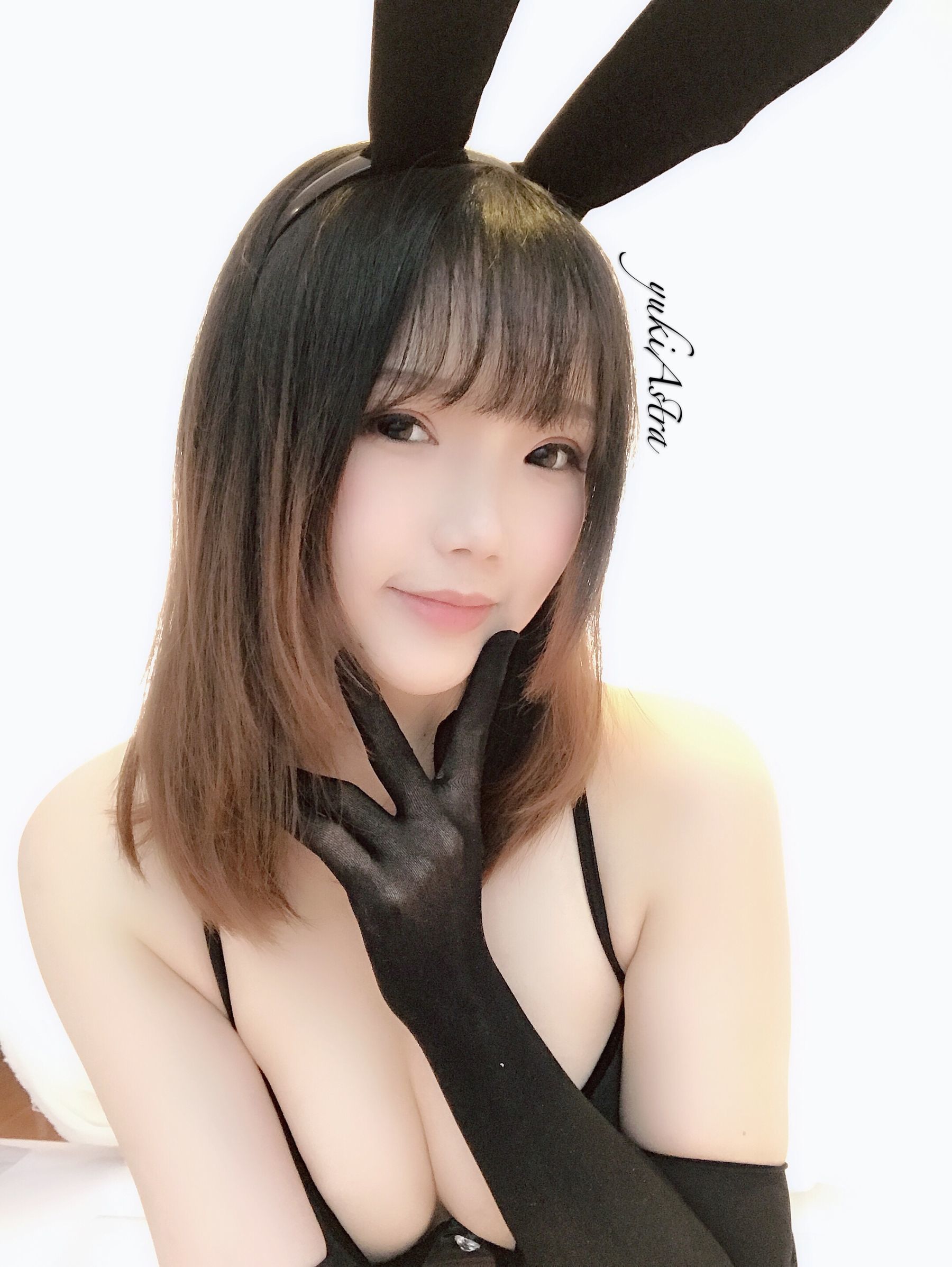 Anime blogger Xueqing Astra Bunny Girl
