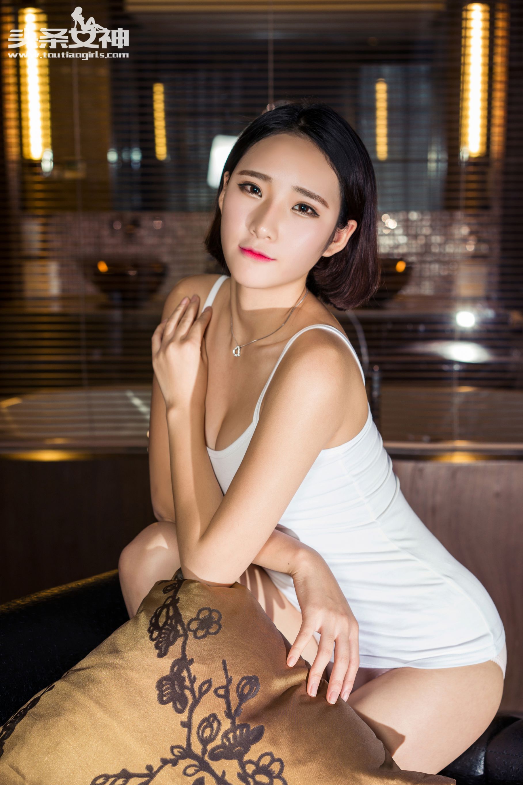 Qin Ruoxi The Evaluation of the Jade Foot Dusk Headline Goddess