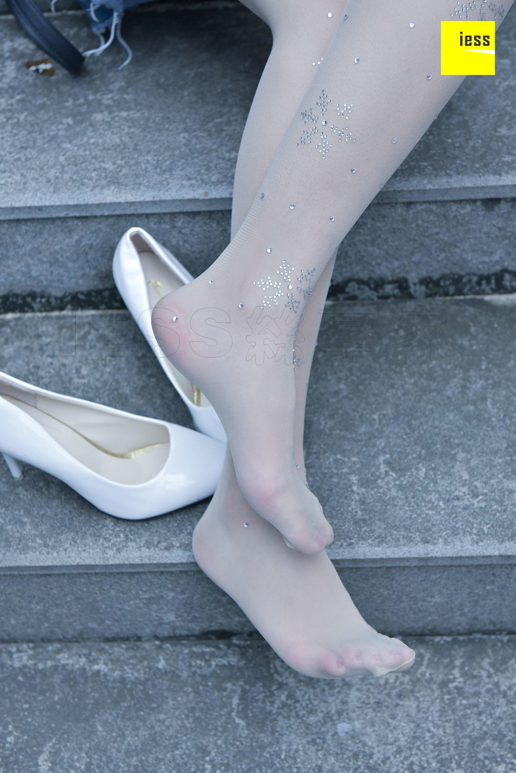 Silkxiang Home 107 Crystal Crystal White Stockings IESS Different Thoughts