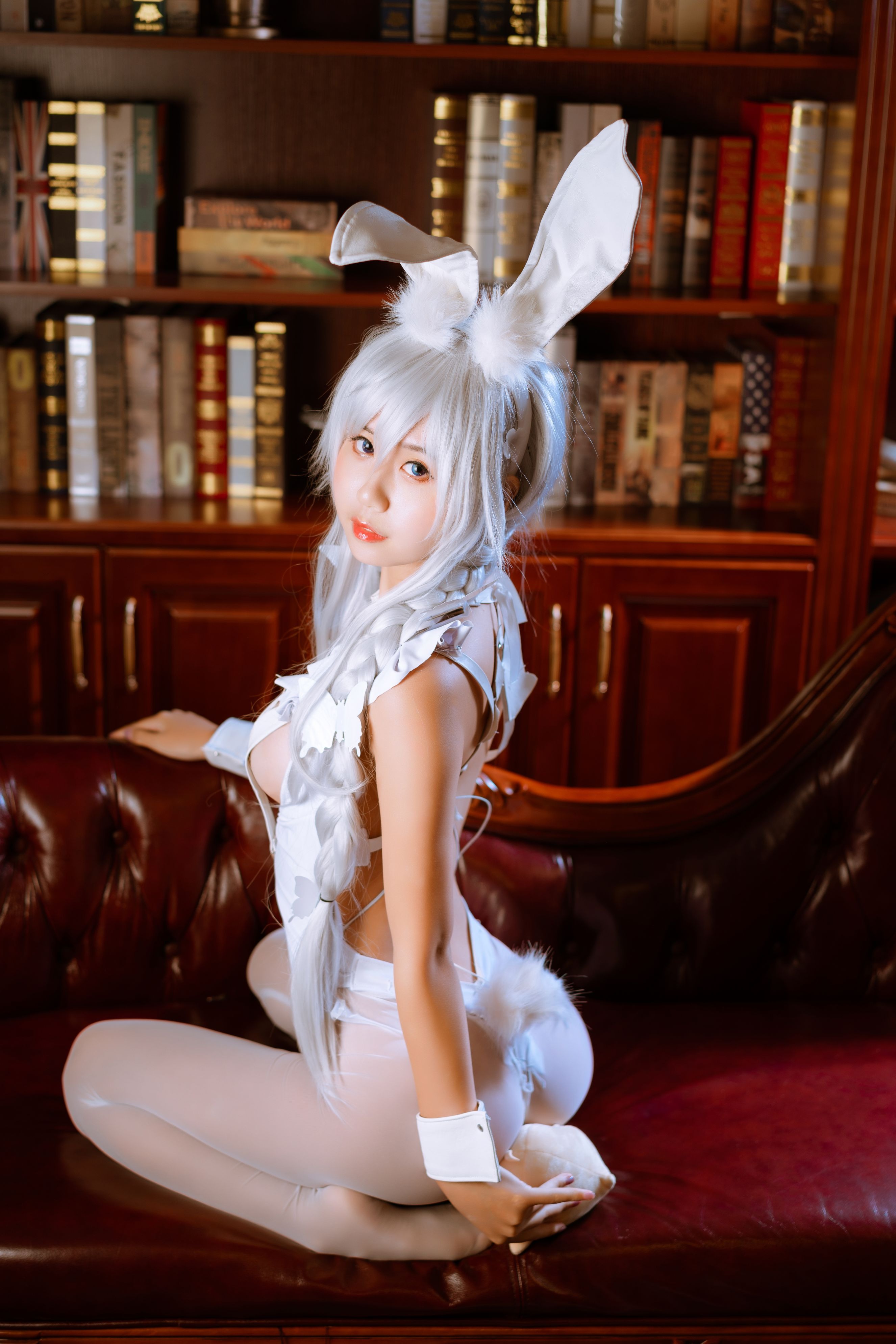 Barbille vicious white rabbit (August 27 member resources)