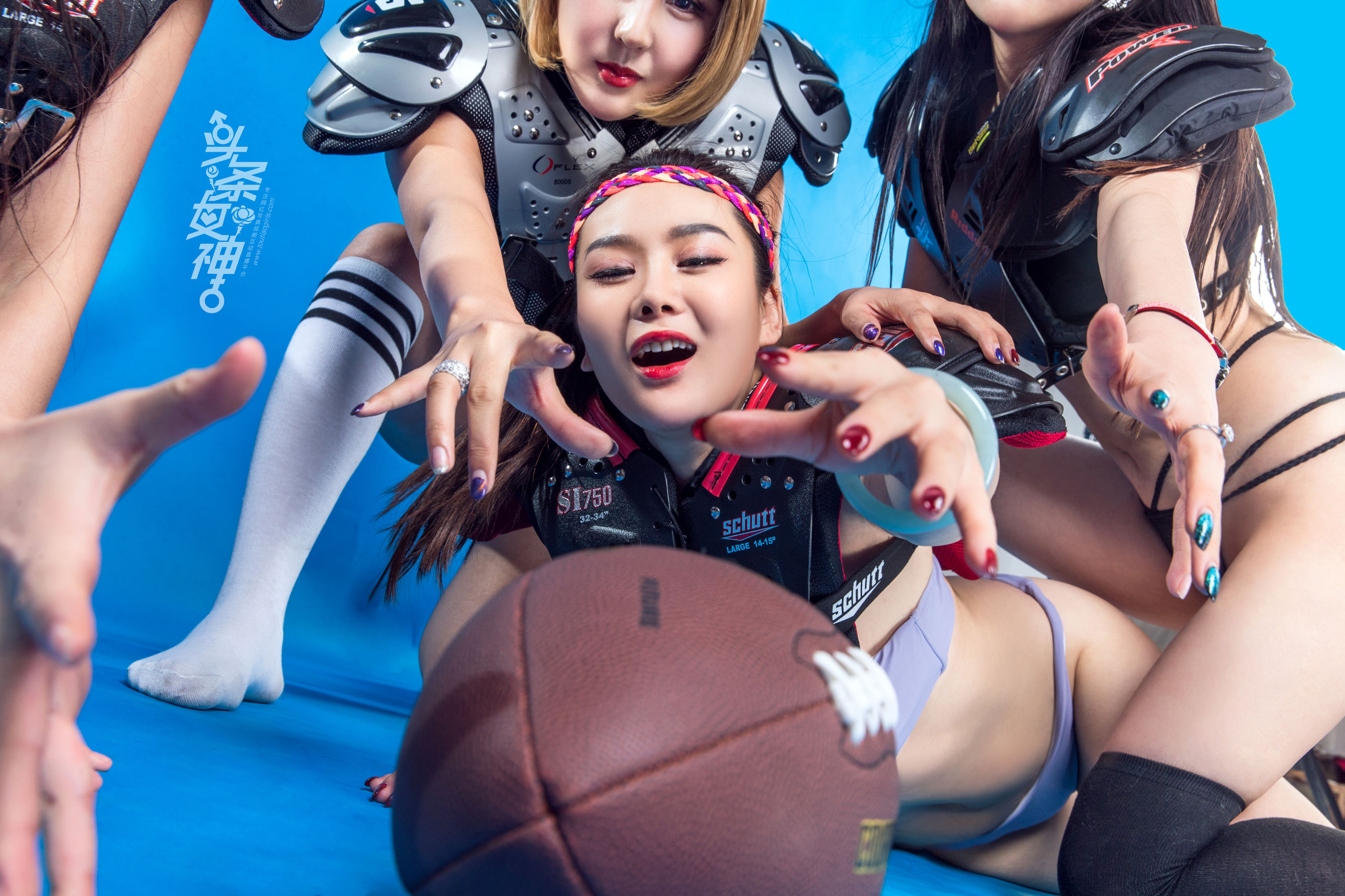 Nayi Linger/Yiyang/Bai Yizhan/Feng Xuejiao Combined Super Bowl Toutiao Toutiao