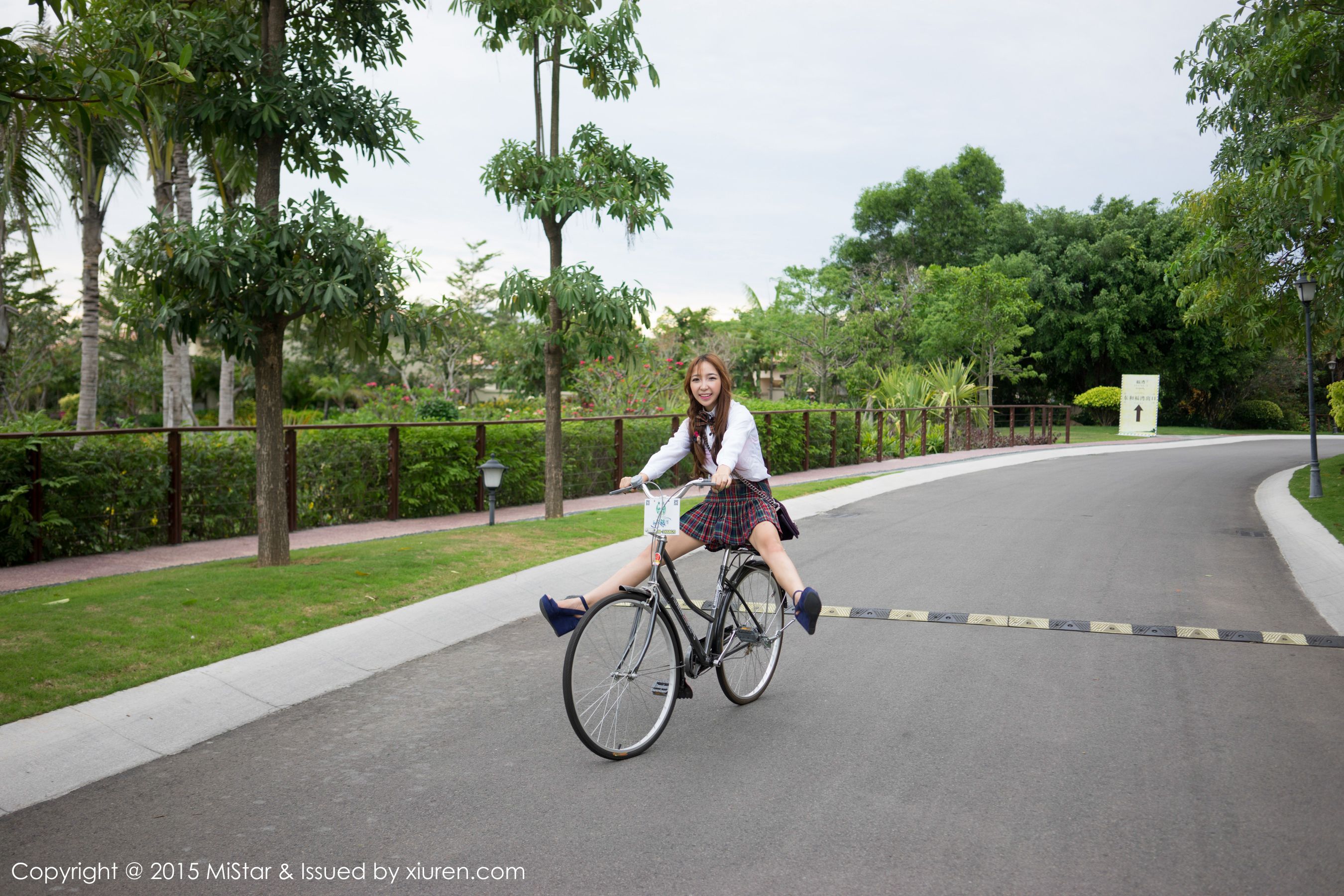 Huang Yiyuan's Sanya Travel bikinischool uniform series Meiyan Club Mistar Vol.017